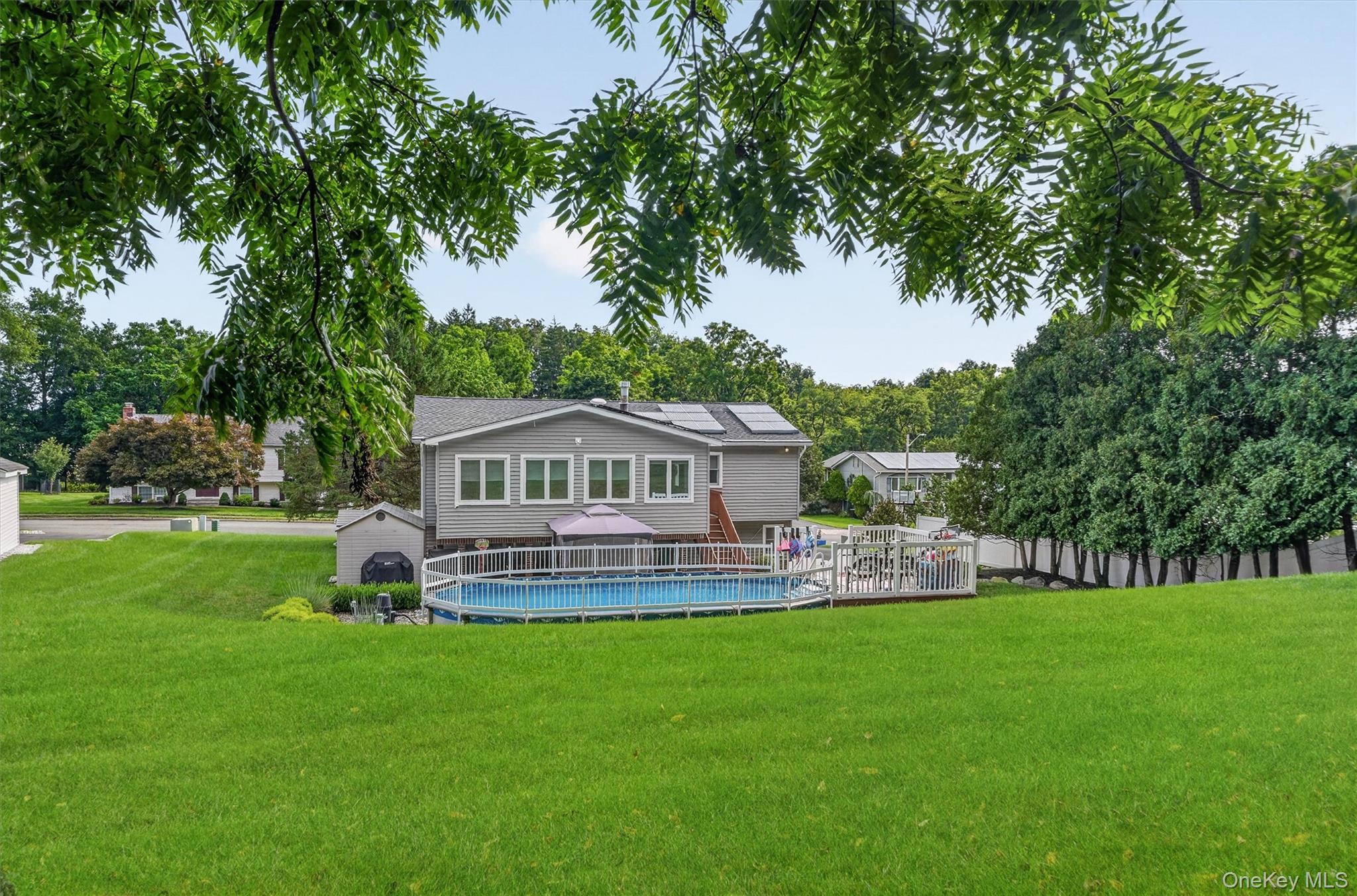 10 Pine Drive – For Sale photo 3