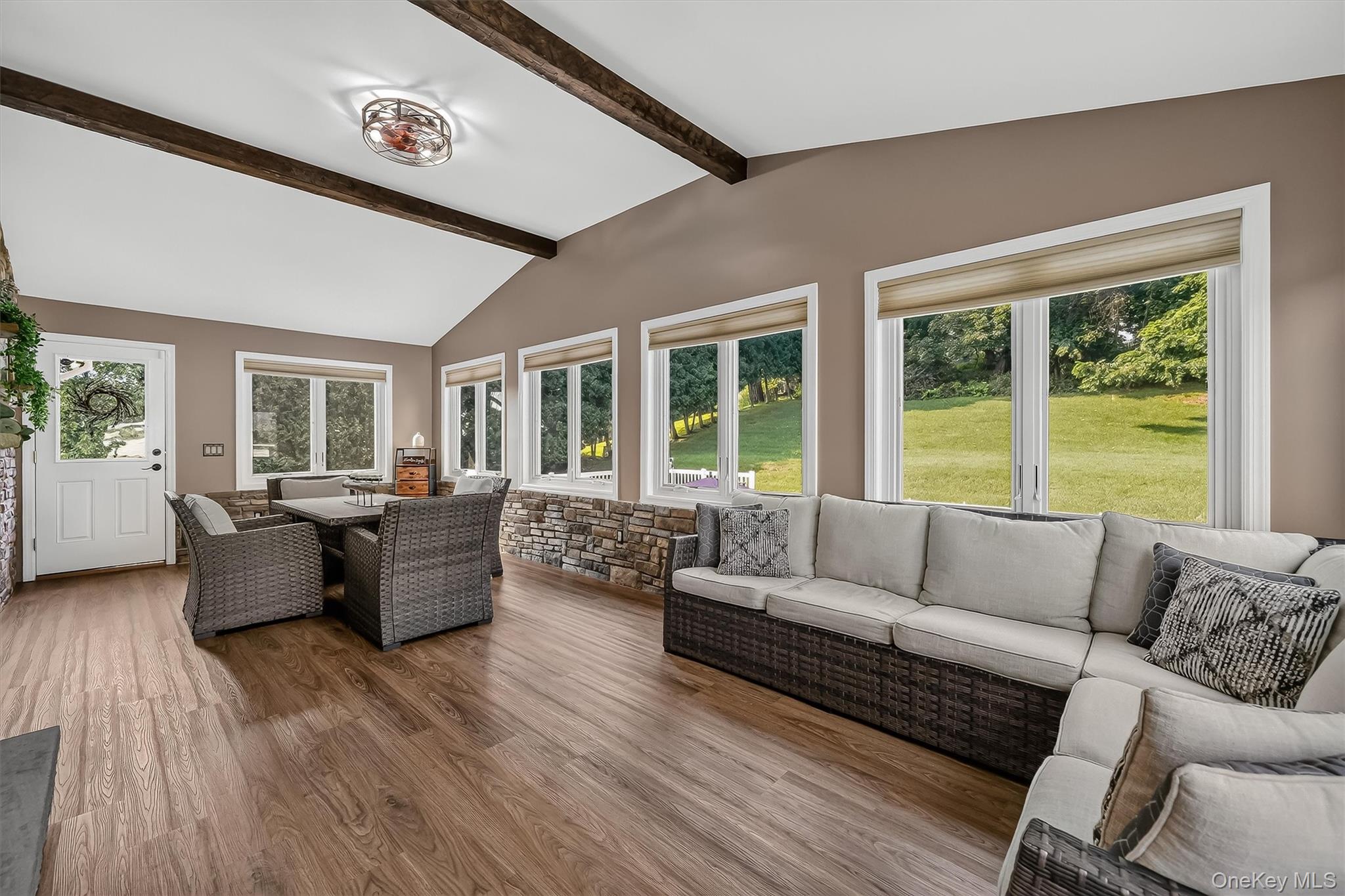 10 Pine Drive – For Sale photo 5