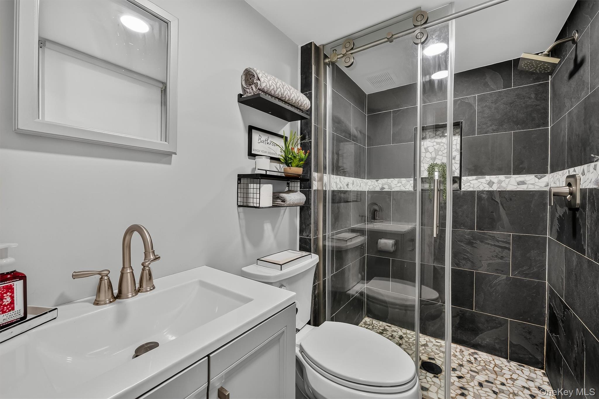 10 Pine Drive – For Sale photo 32