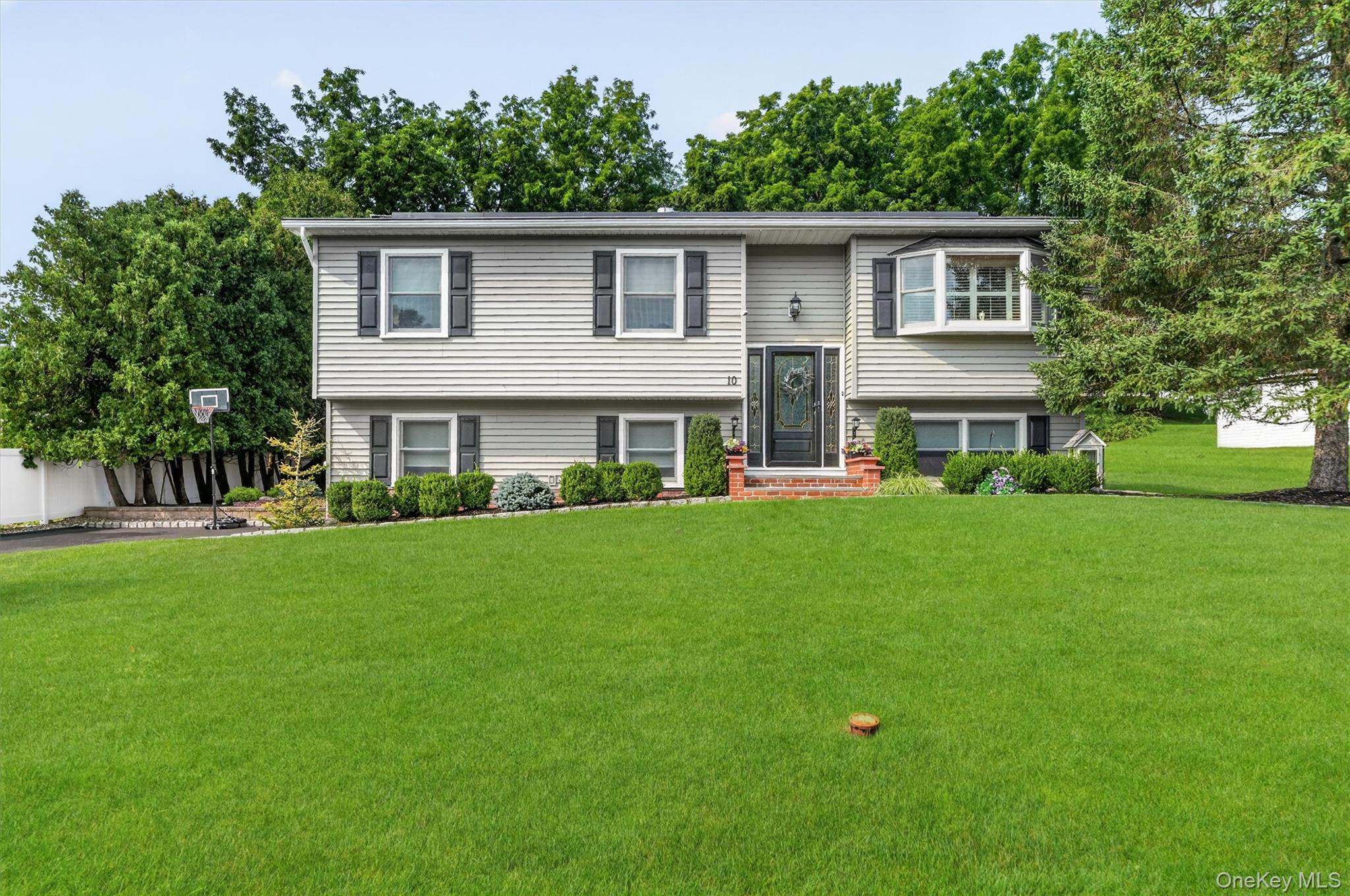 10 Pine Drive – For Sale photo 2