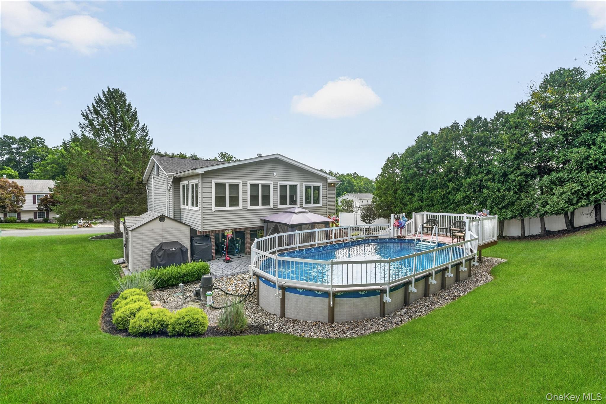 10 Pine Drive – For Sale