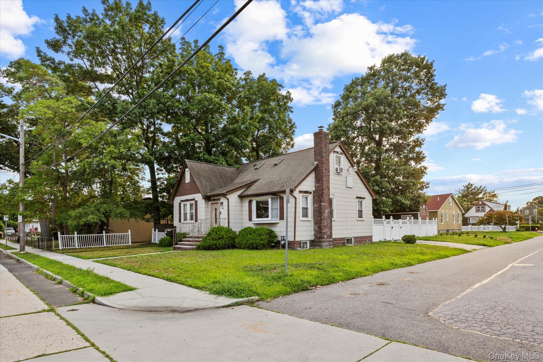 50 Manor Road – For Sale photo 2