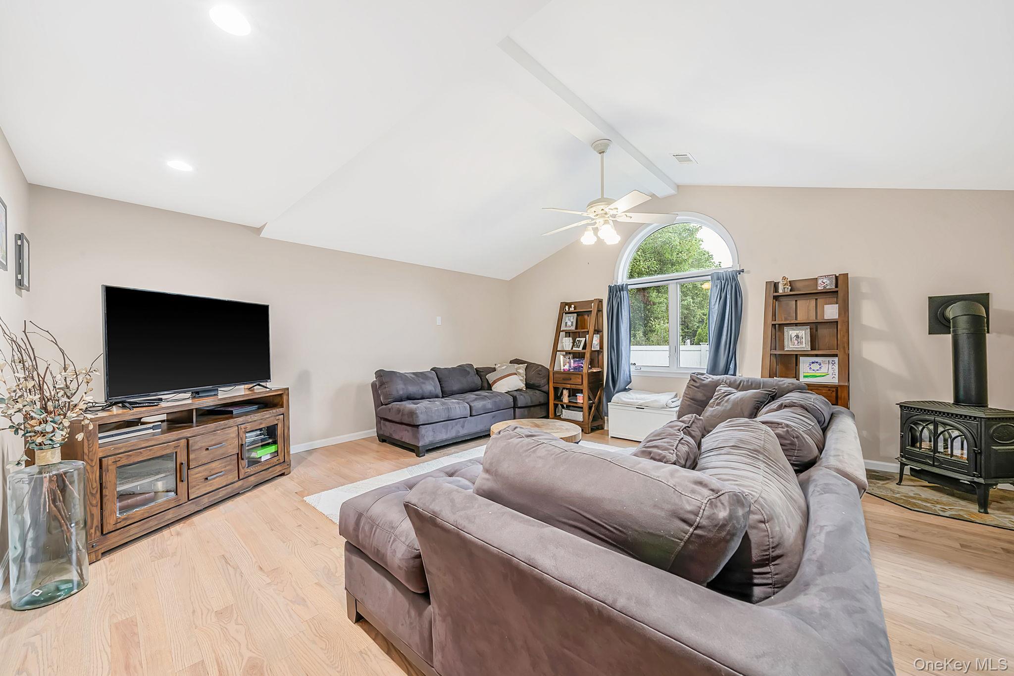 15 Kirby Lane – For Sale photo 13