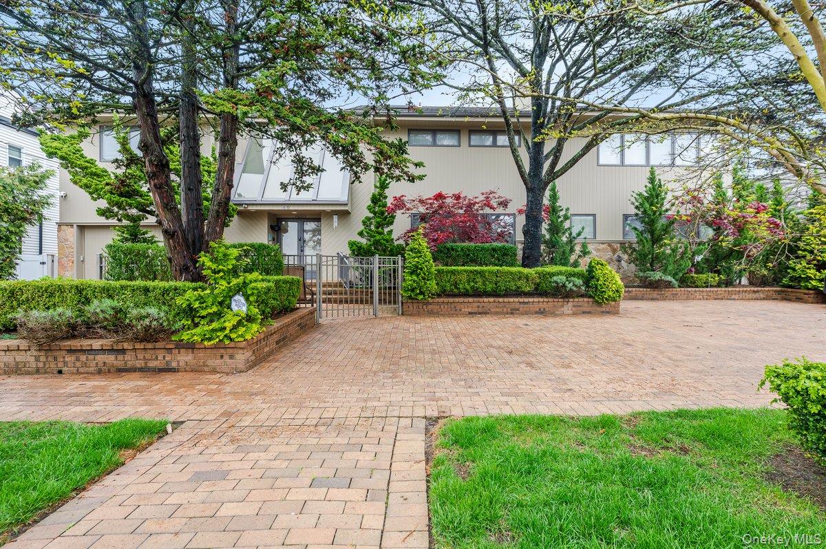 40 Cayuga Avenue – For Rent