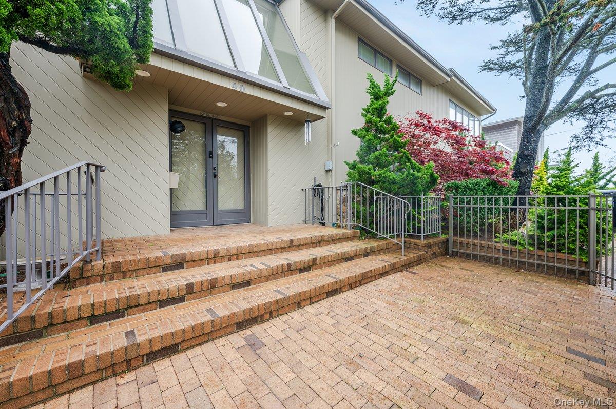 40 Cayuga Avenue – For Rent photo 2