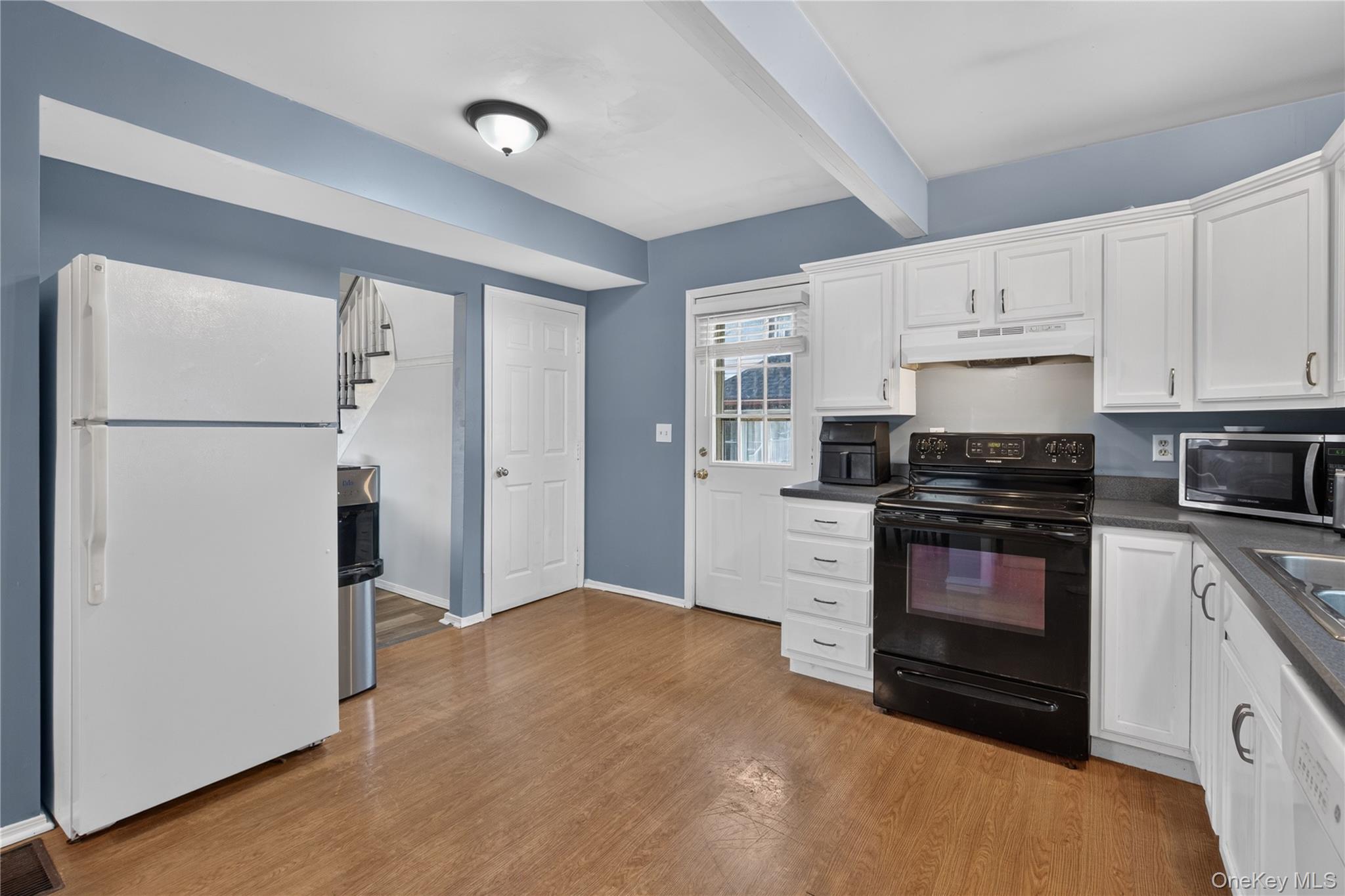 19 Railroad Avenue – For Sale photo 6
