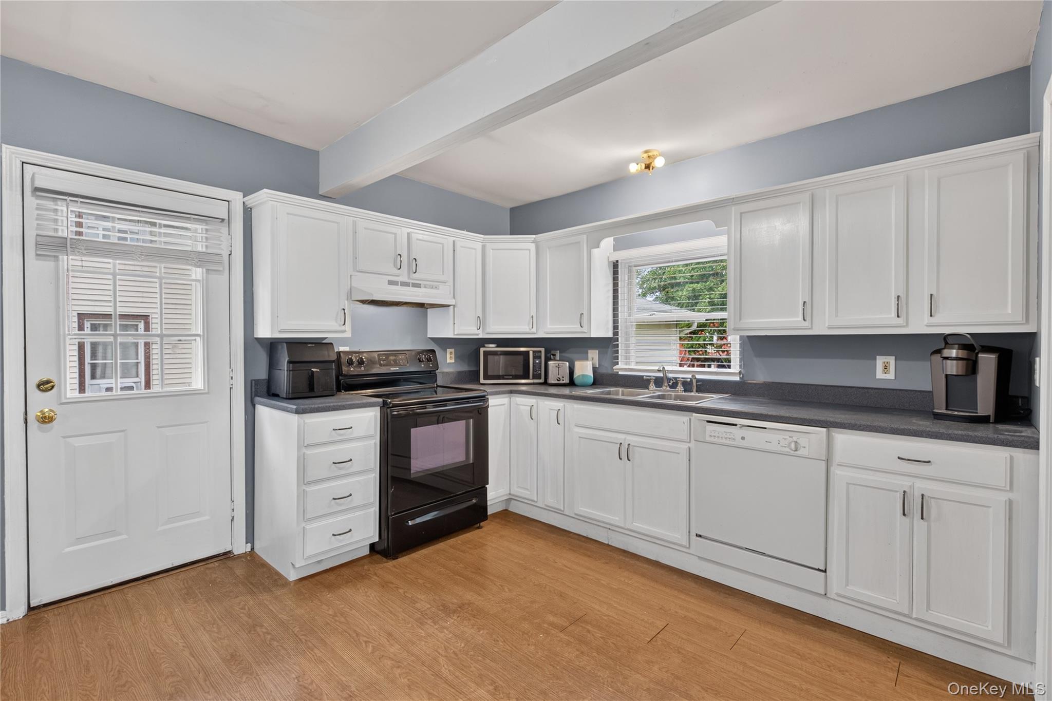 19 Railroad Avenue – For Sale photo 5