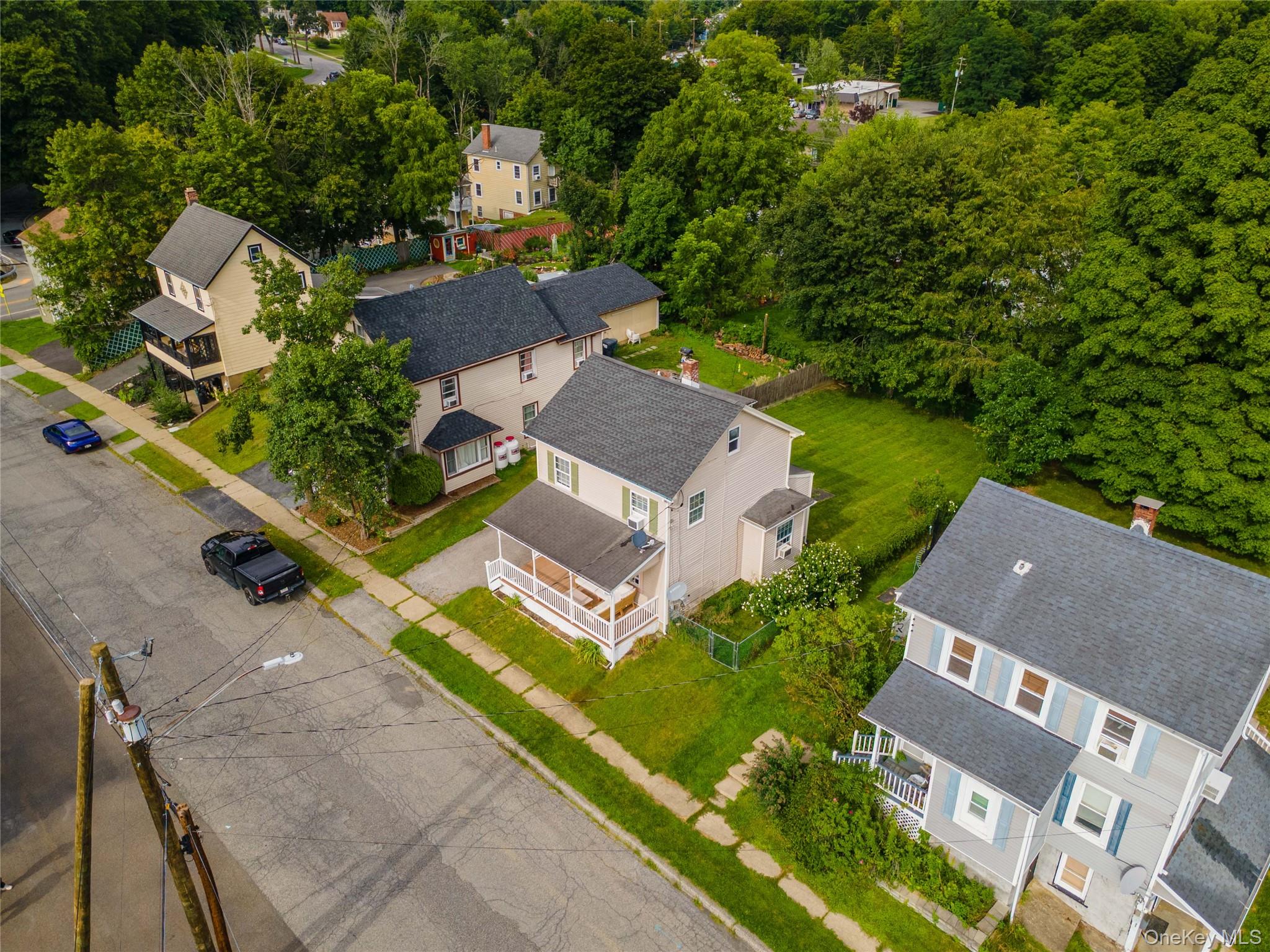 19 Railroad Avenue – For Sale photo 3