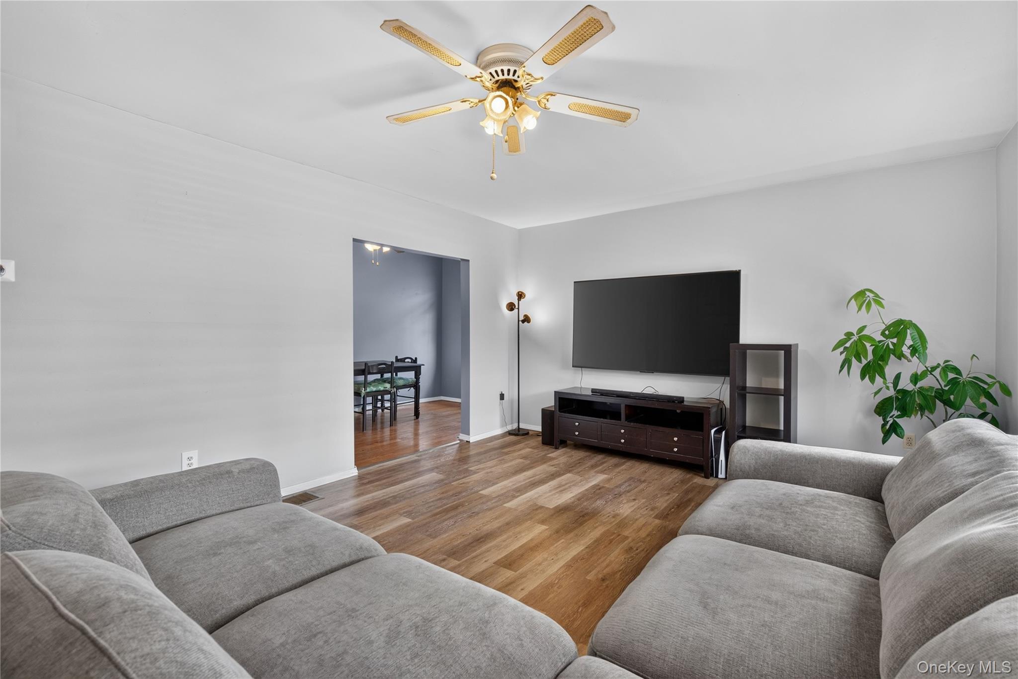 19 Railroad Avenue – For Sale photo 12