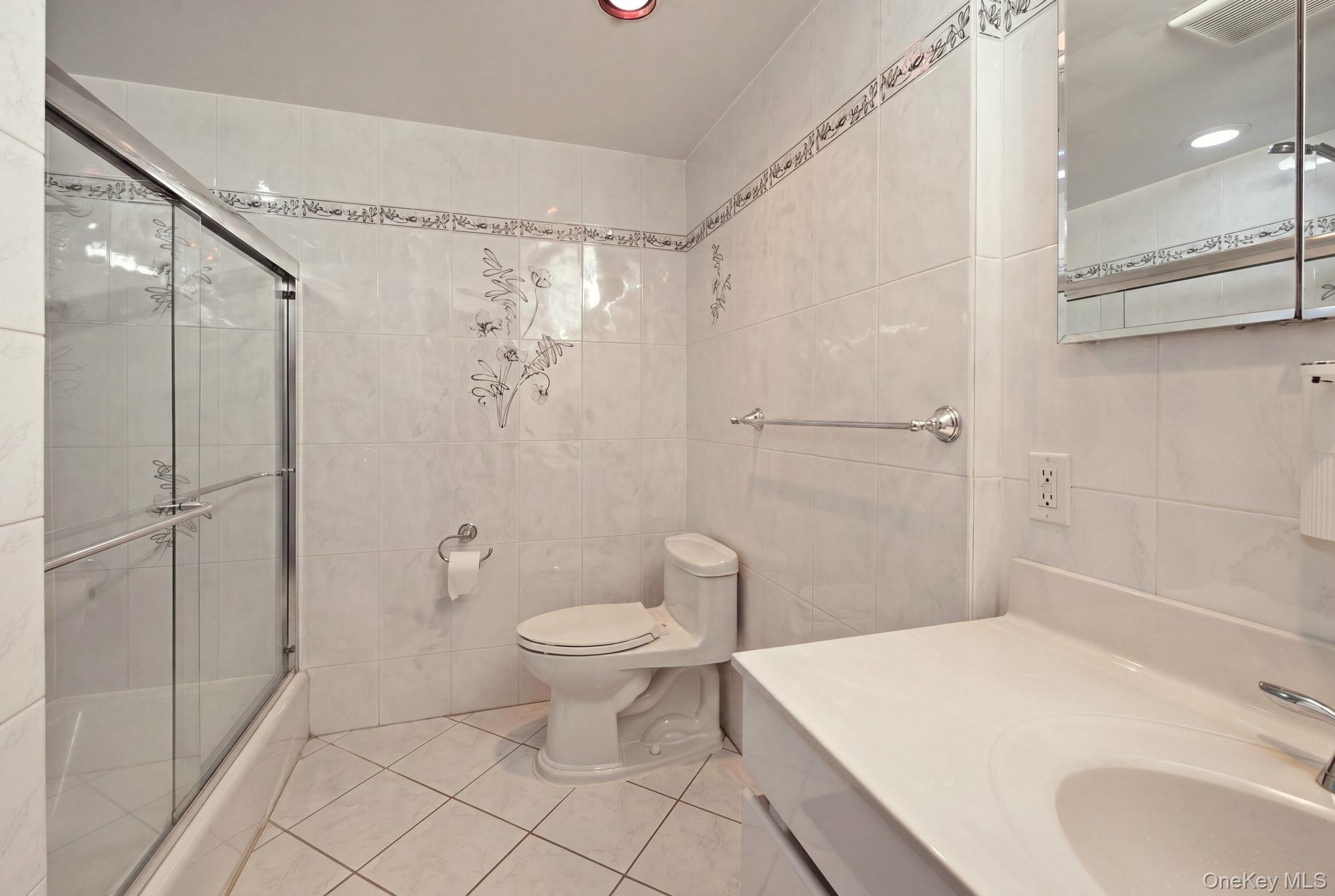 180 South Middle Neck, Unit 1P photo 16
