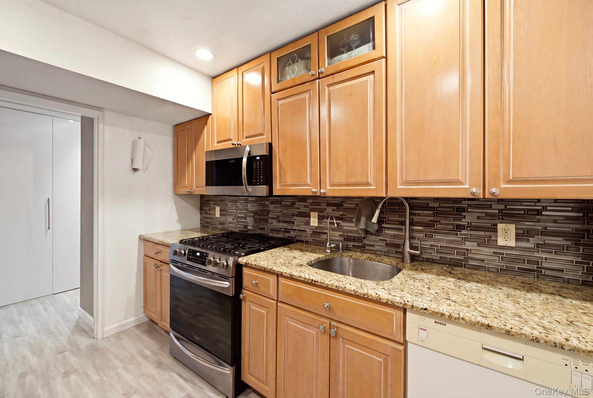 180 South Middle Neck, Unit 1P photo 13