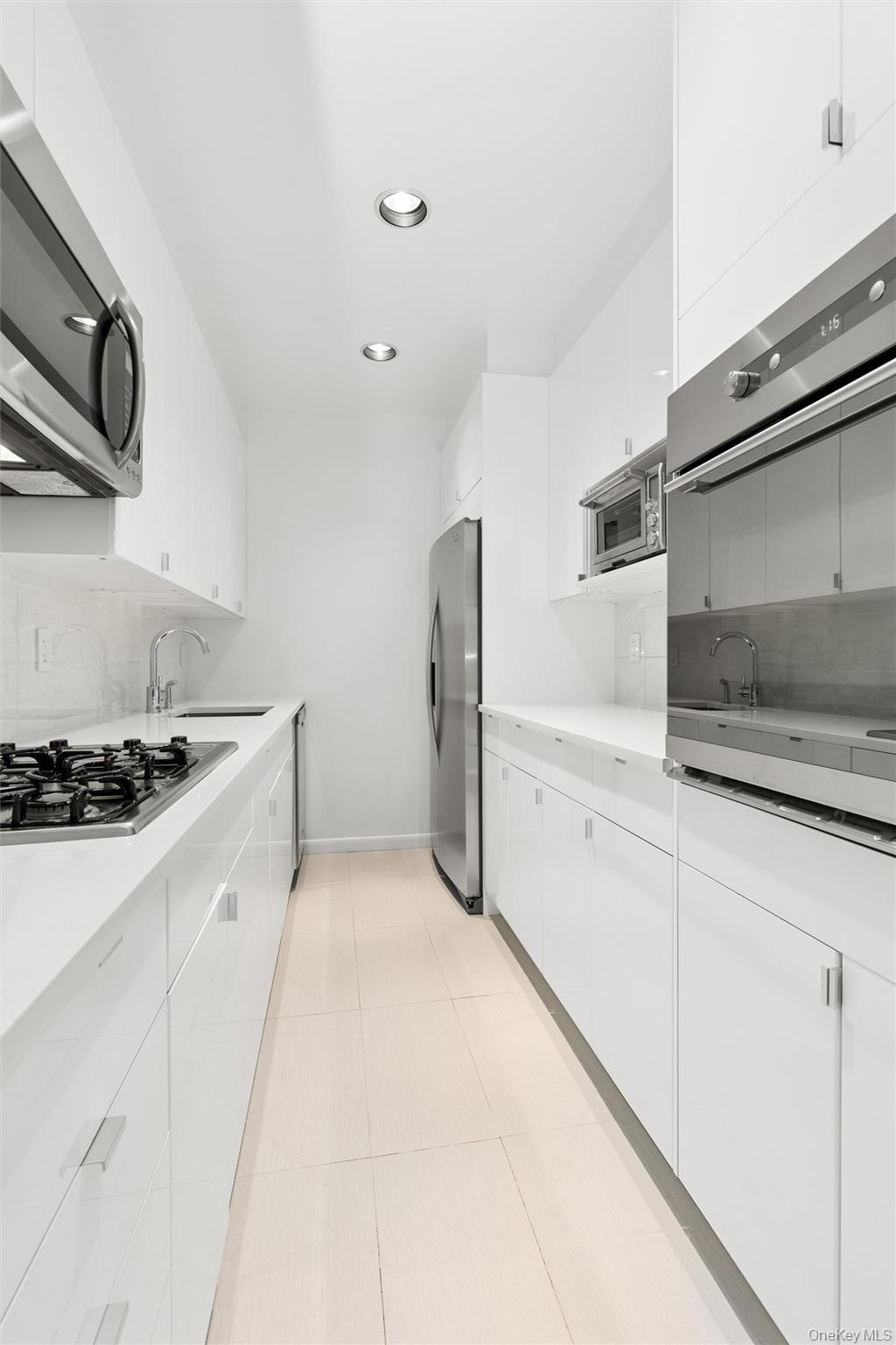 45-02 Ditmars Boulevard, Unit 124 photo 11
