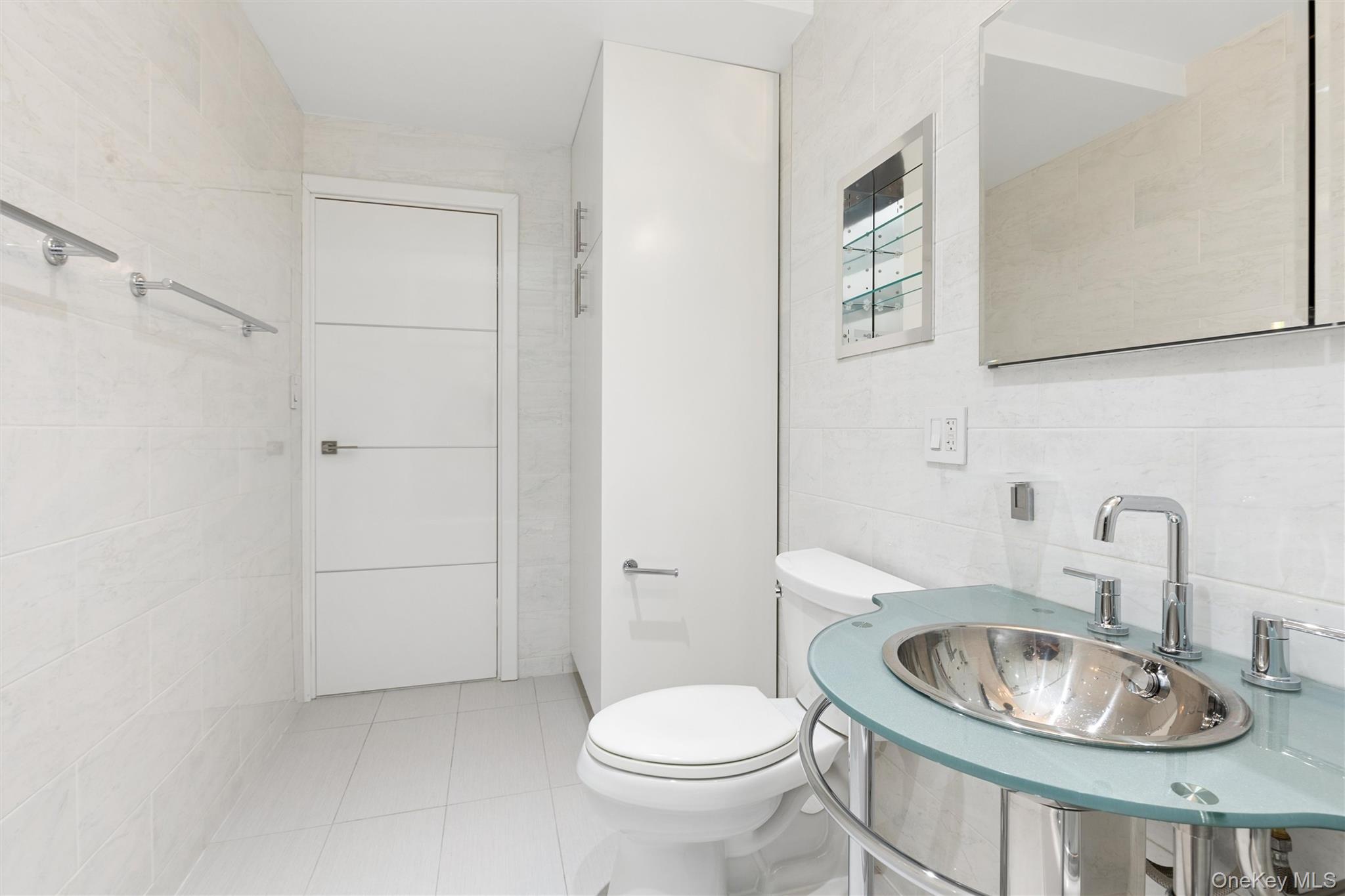 45-02 Ditmars Boulevard, Unit 124 photo 18