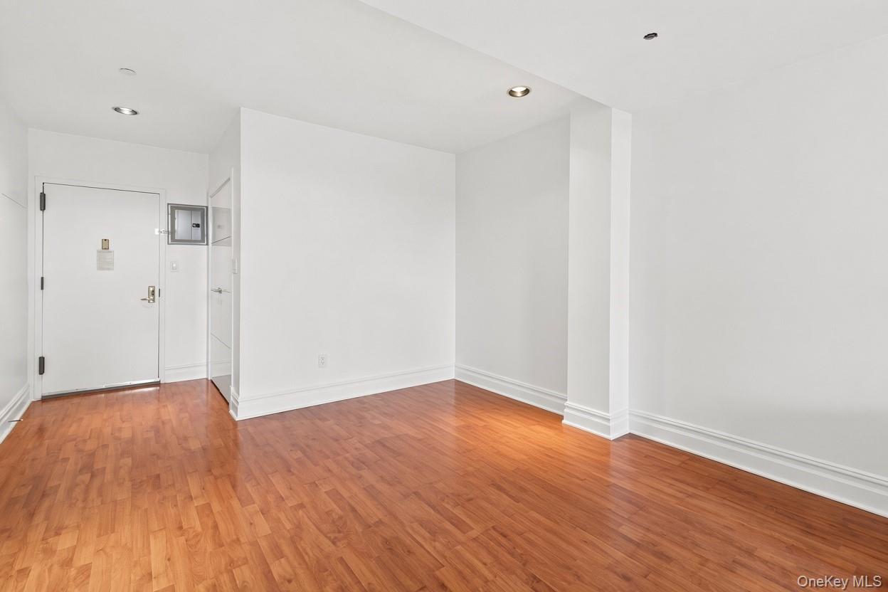 45-02 Ditmars Boulevard, Unit 124 photo 10