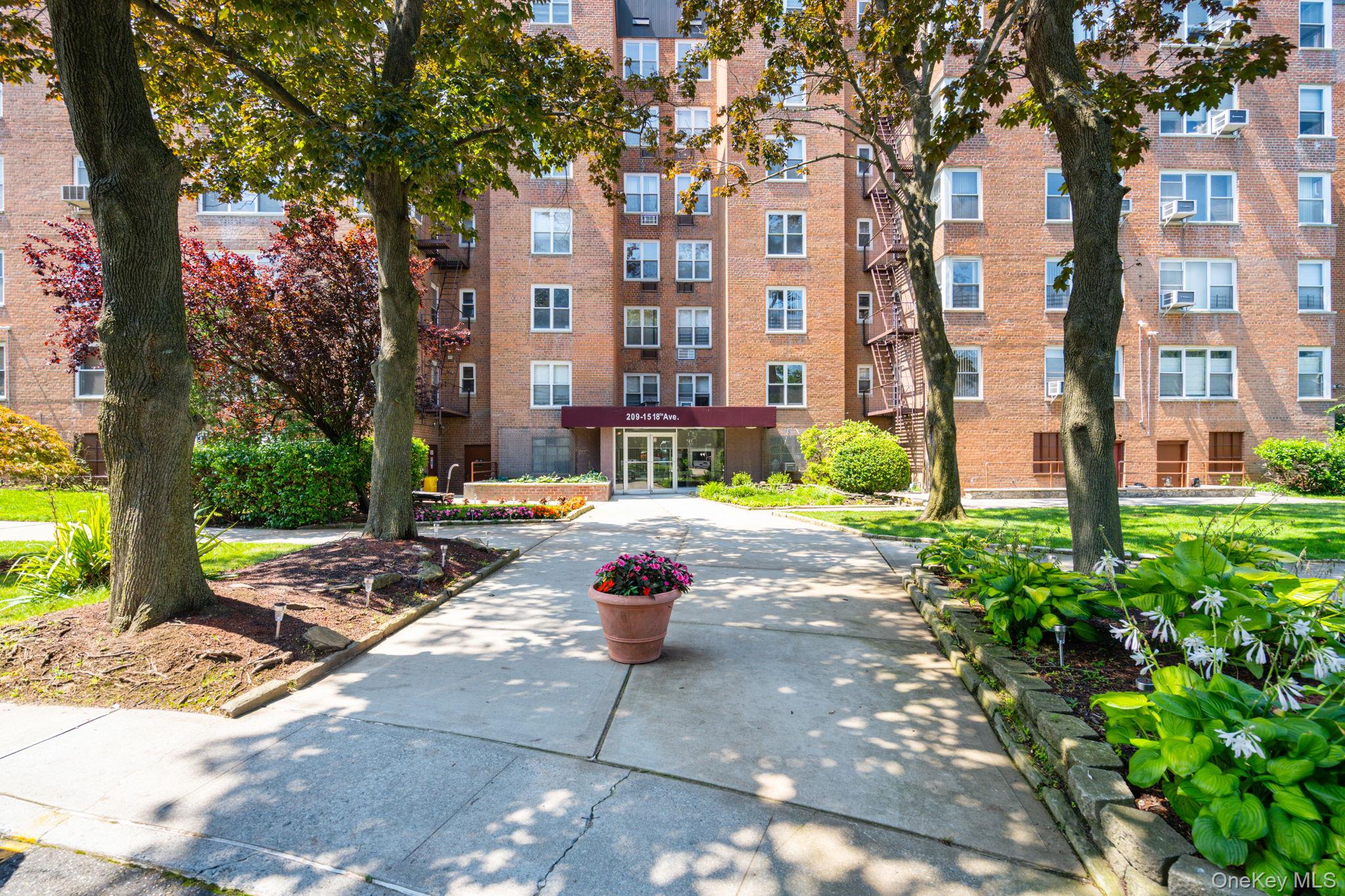 209-15 18th Avenue, Unit 3D photo 31