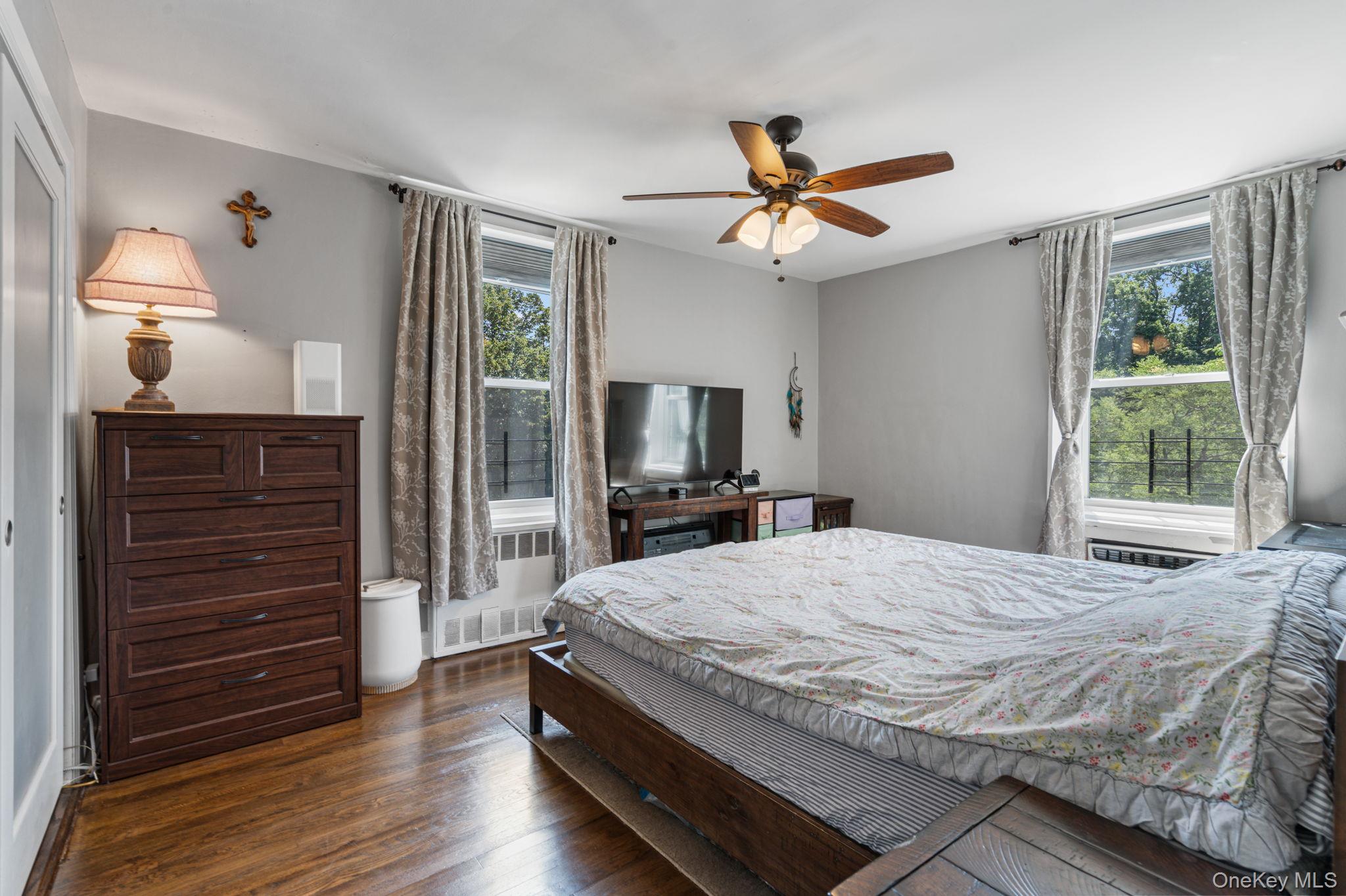 209-15 18th Avenue, Unit 3D photo 22