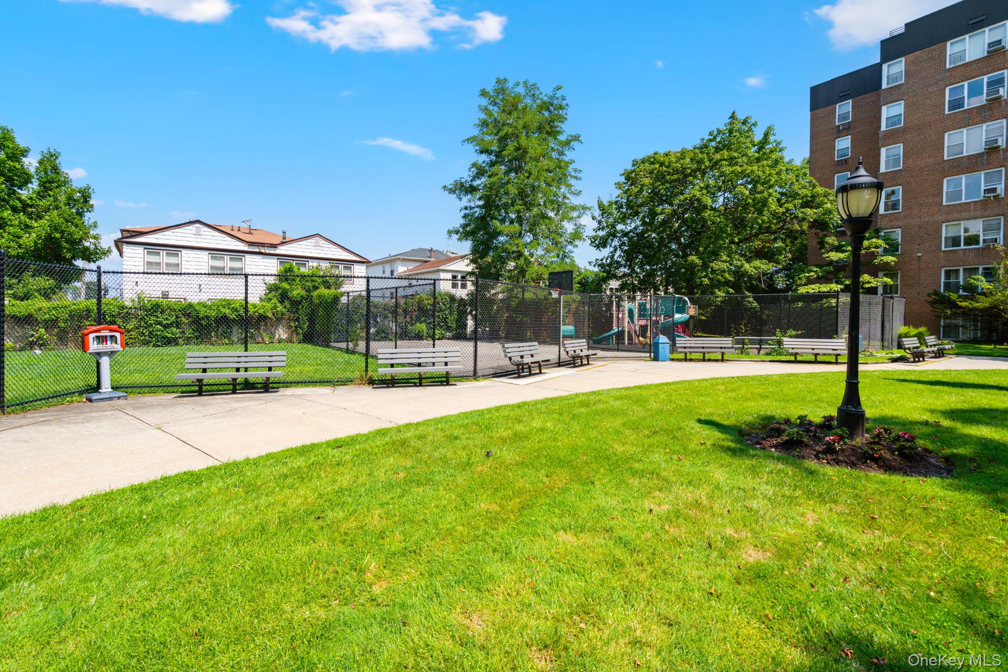 209-15 18th Avenue, Unit 3D photo 33