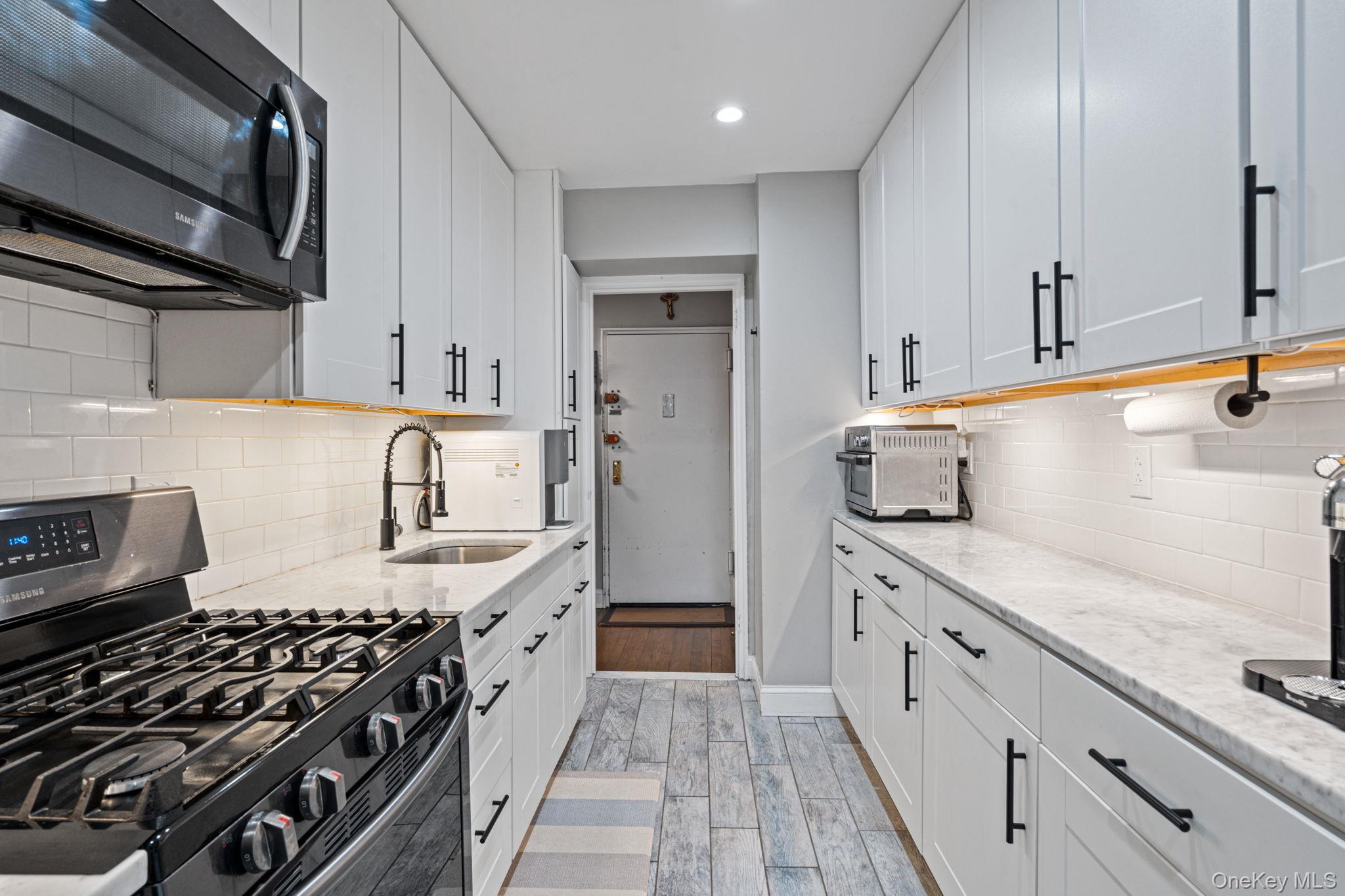 209-15 18th Avenue, Unit 3D photo 19
