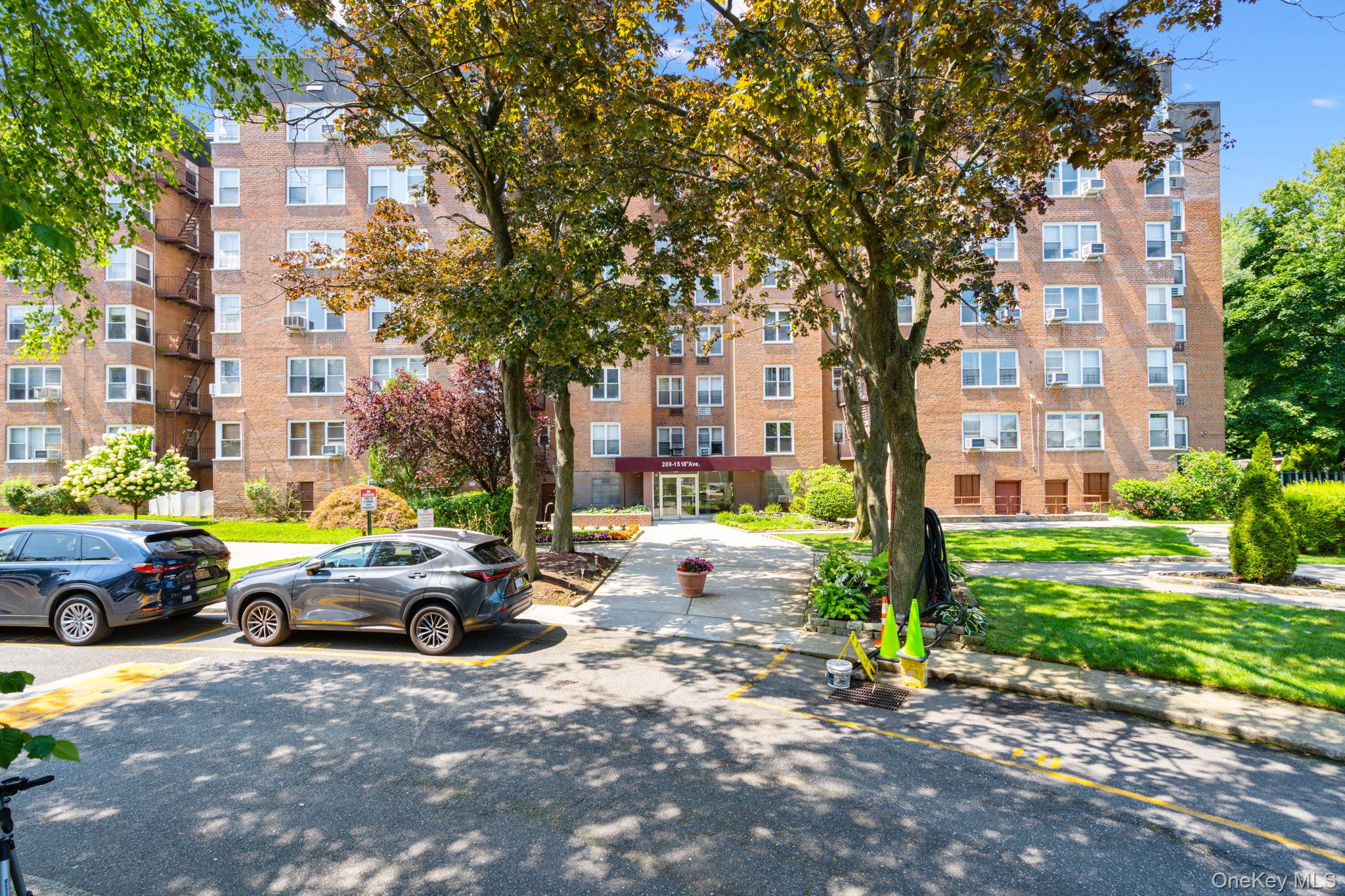 209-15 18th Avenue, Unit 3D photo 3