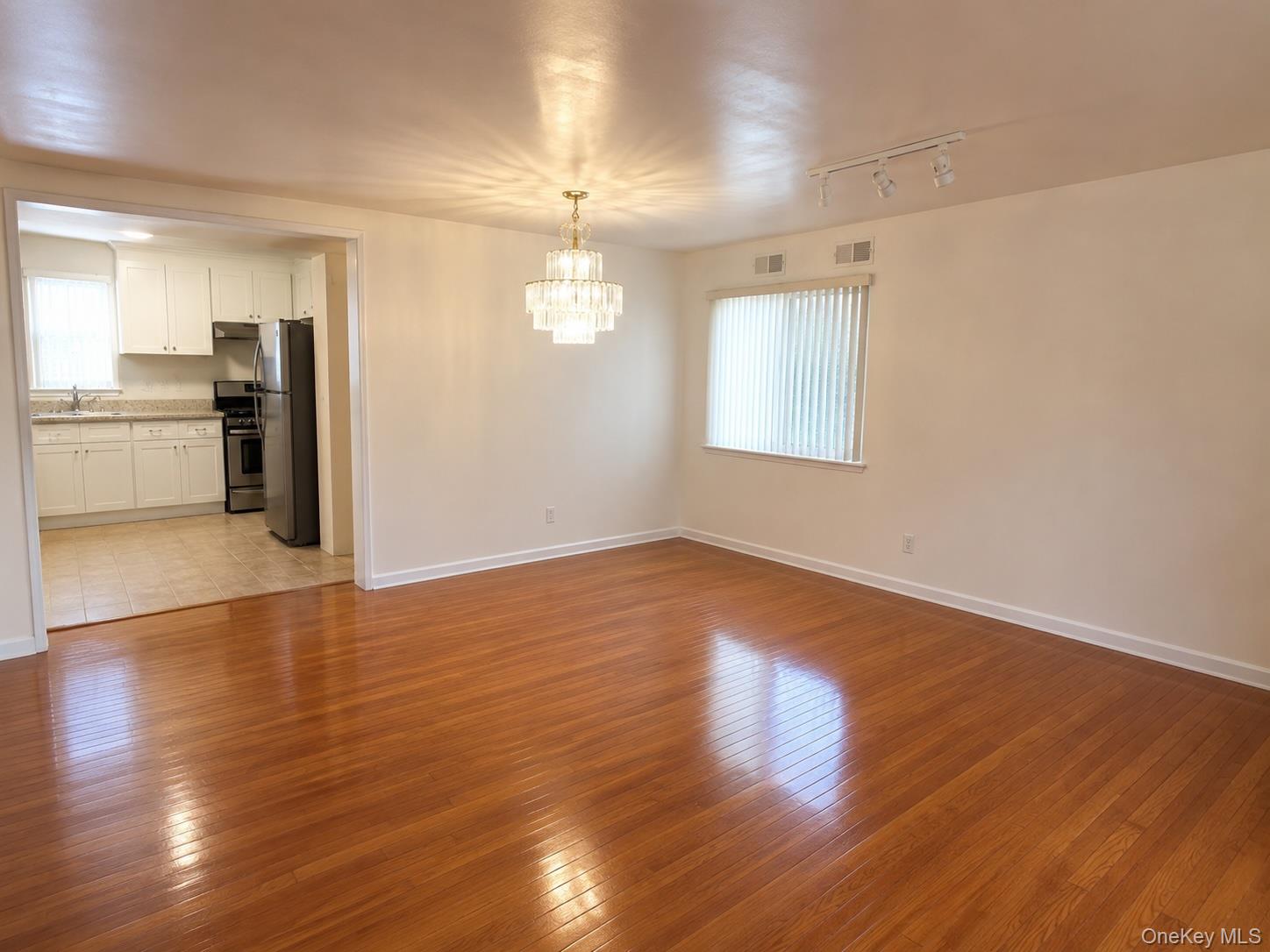 179-21 143 Avenue – For Sale photo 5