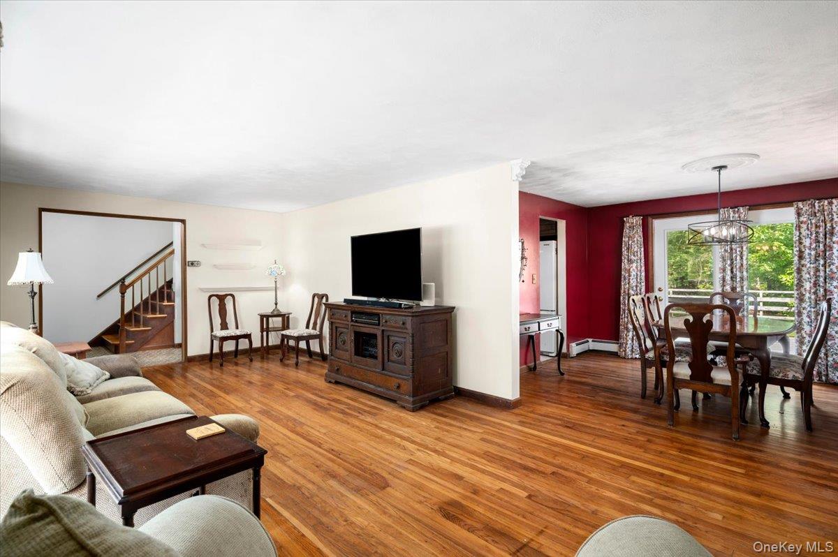 9 Laurel Road – For Sale photo 5