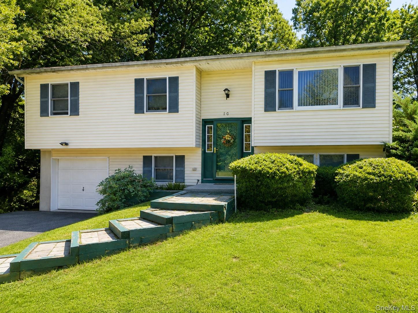 10 Andre Drive – For Sale