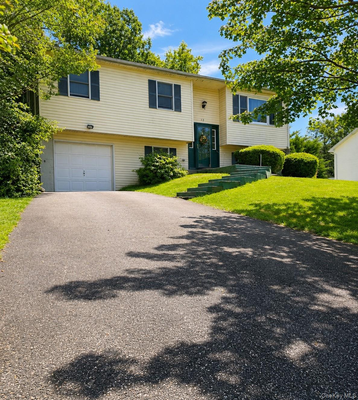 10 Andre Drive – For Sale photo 2