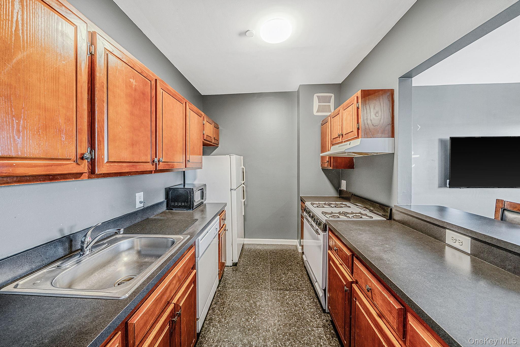 821 Prospect Avenue – For Sale photo 10