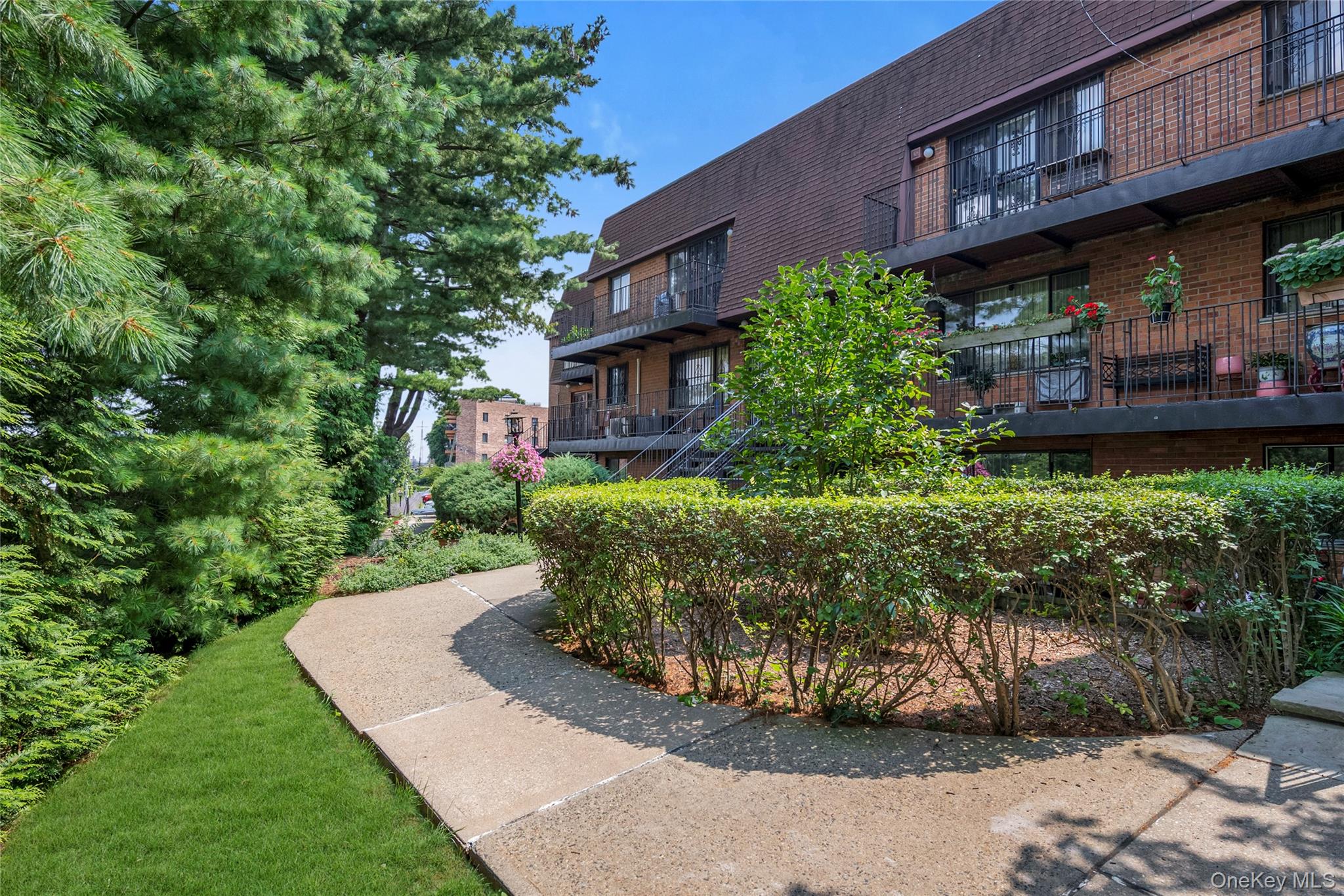 74-49 Calamus Avenue, Unit 51