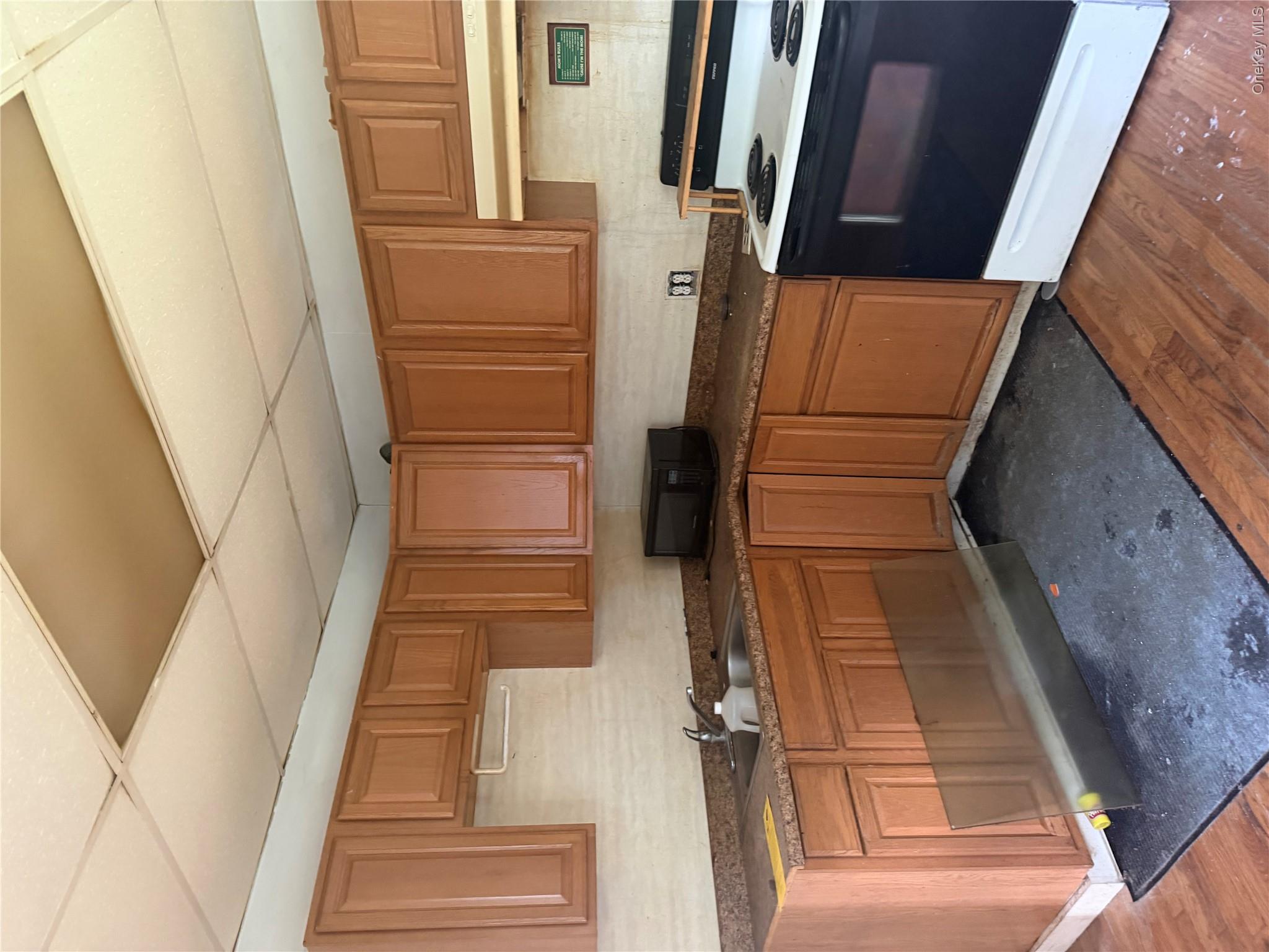 98 Oak Street, Unit 96-98 photo 10