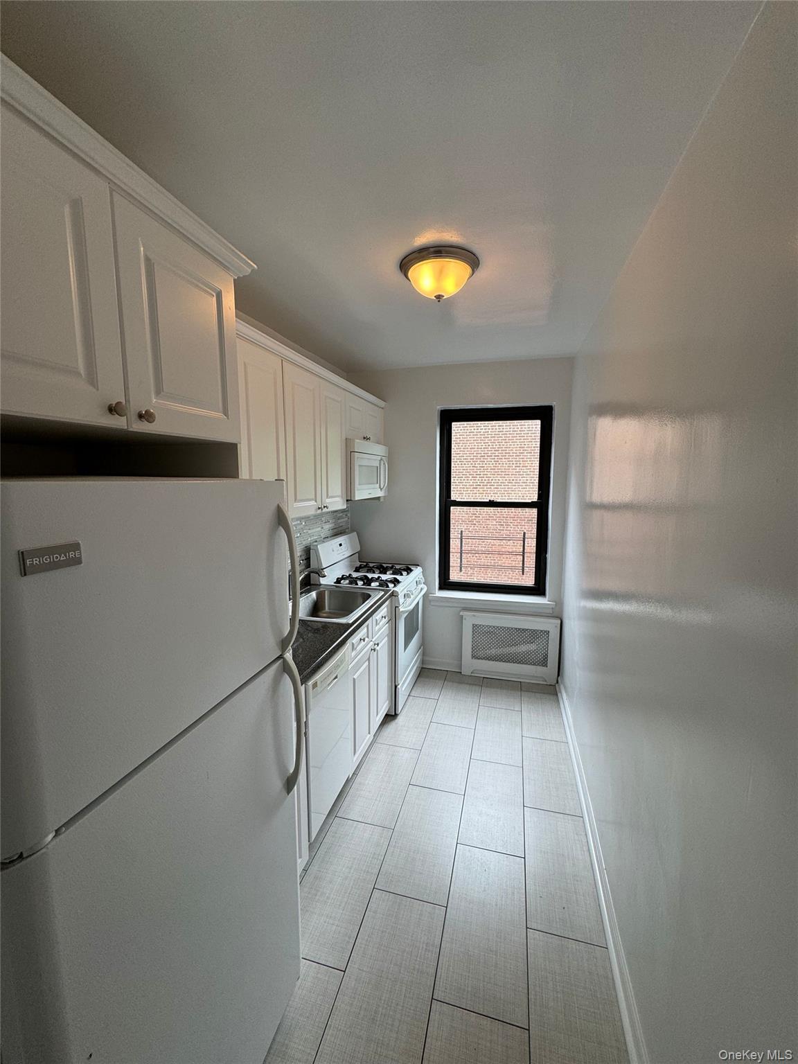 65 Old Mamaroneck Road, Unit 4R photo 4