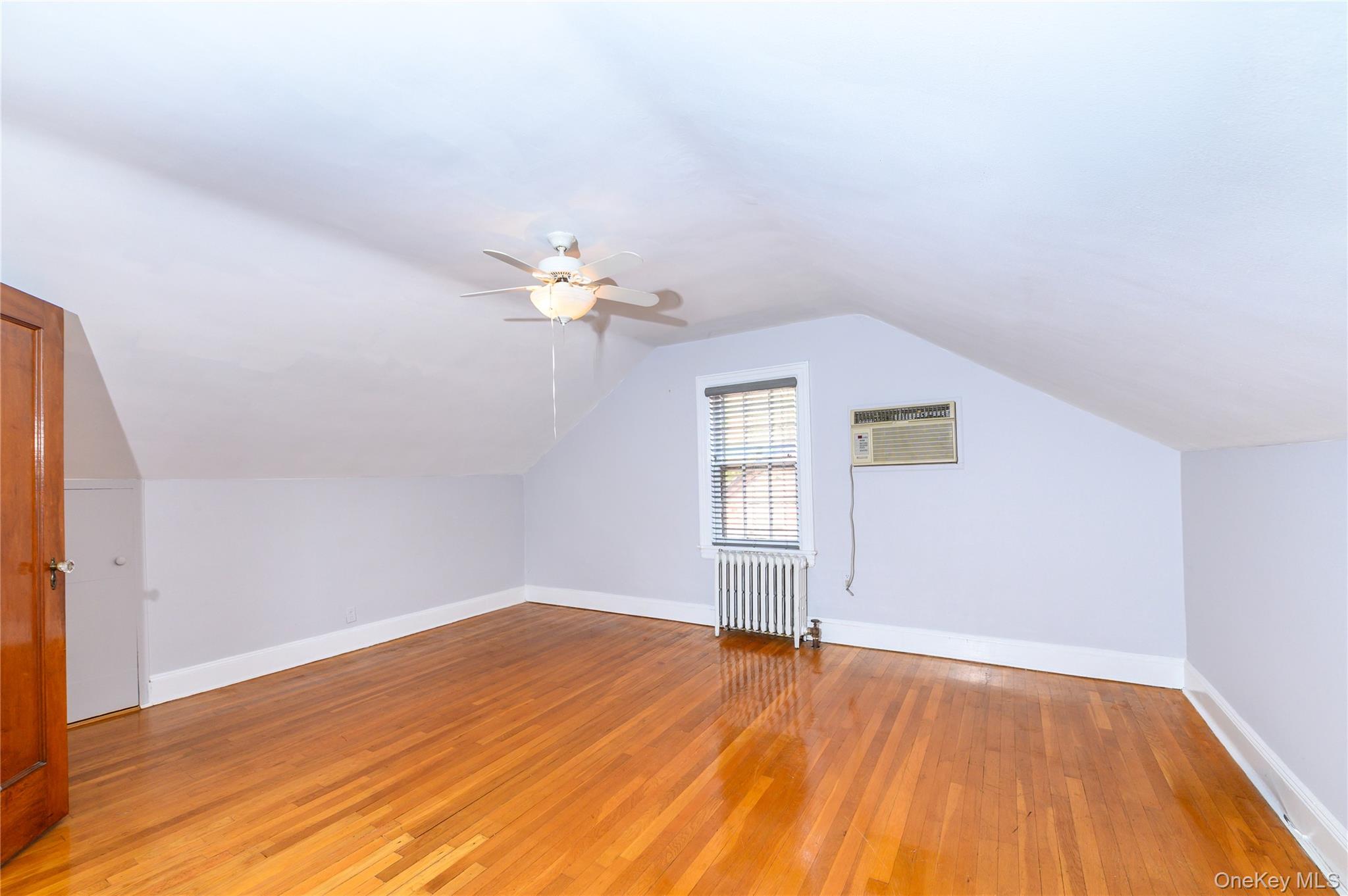 27-19 167 Street – For Sale photo 15