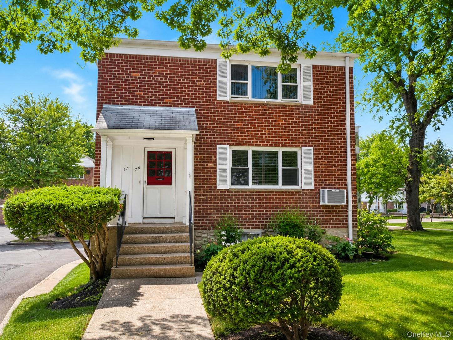 15-98 212 Street, Unit 276 photo 2