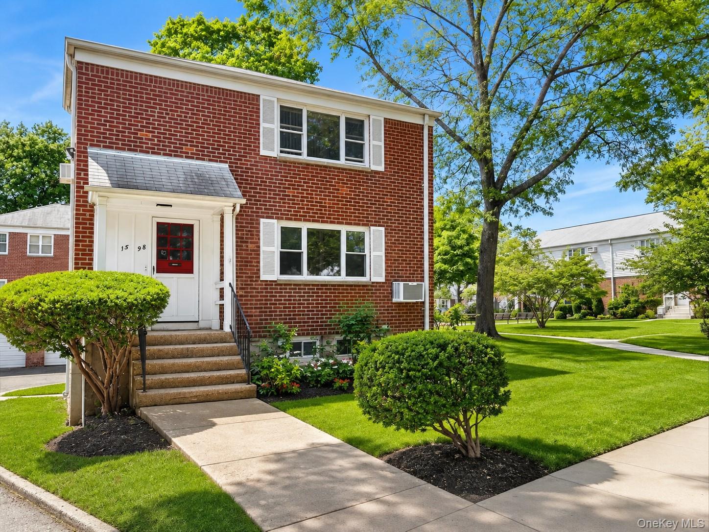 15-98 212 Street, Unit 276