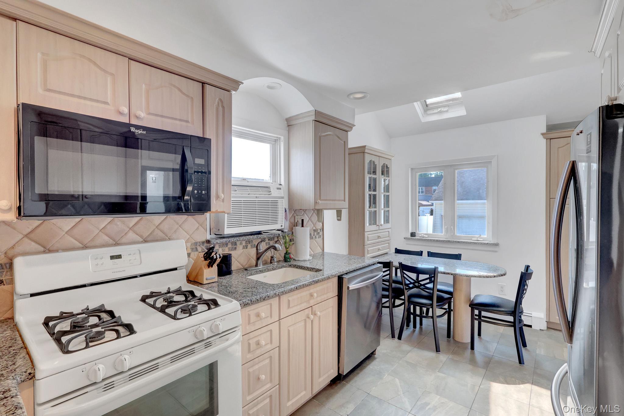80 Noble Street – For Sale photo 5