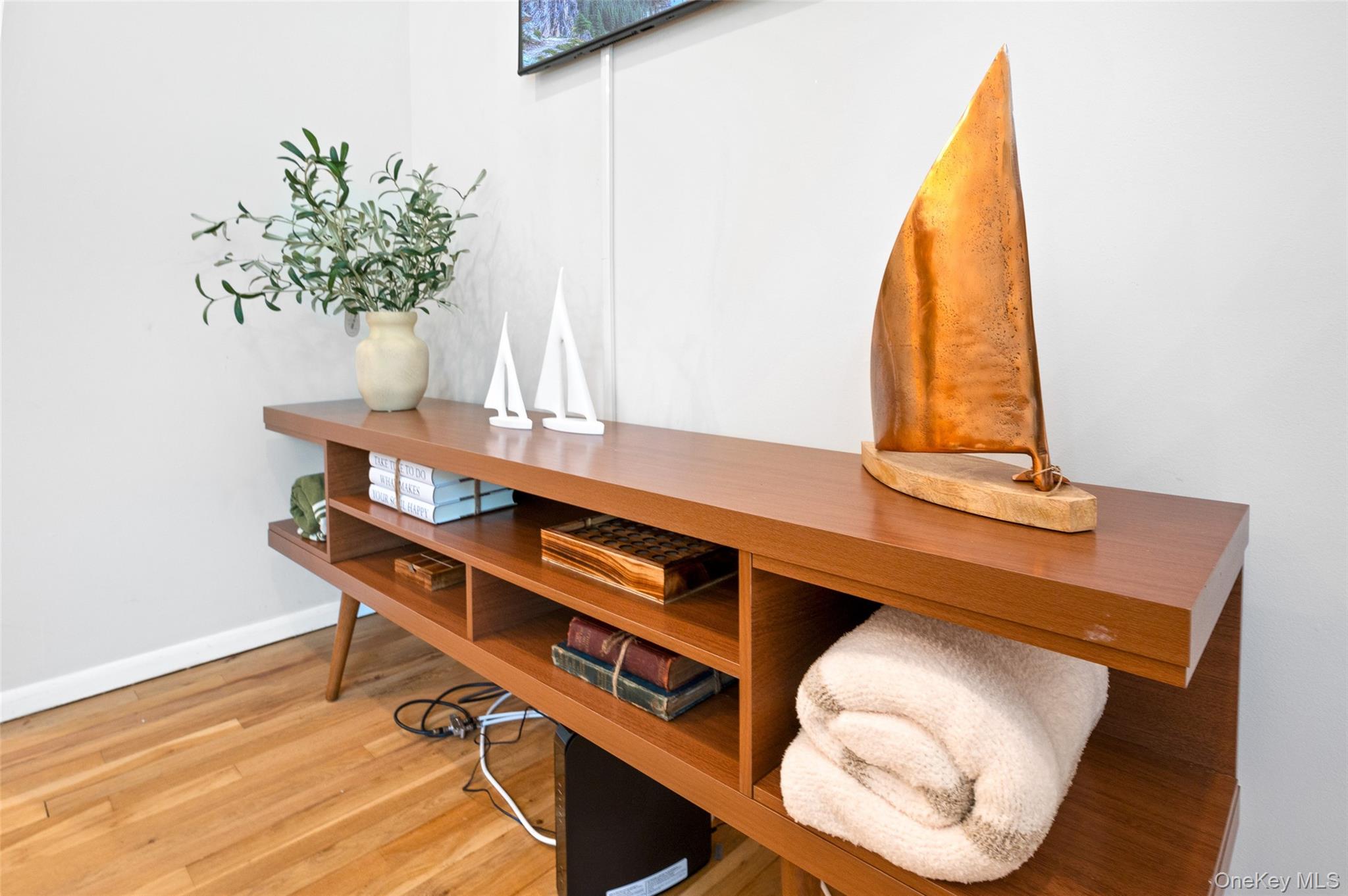 49 Canoe Place Rd – For Sale photo 13