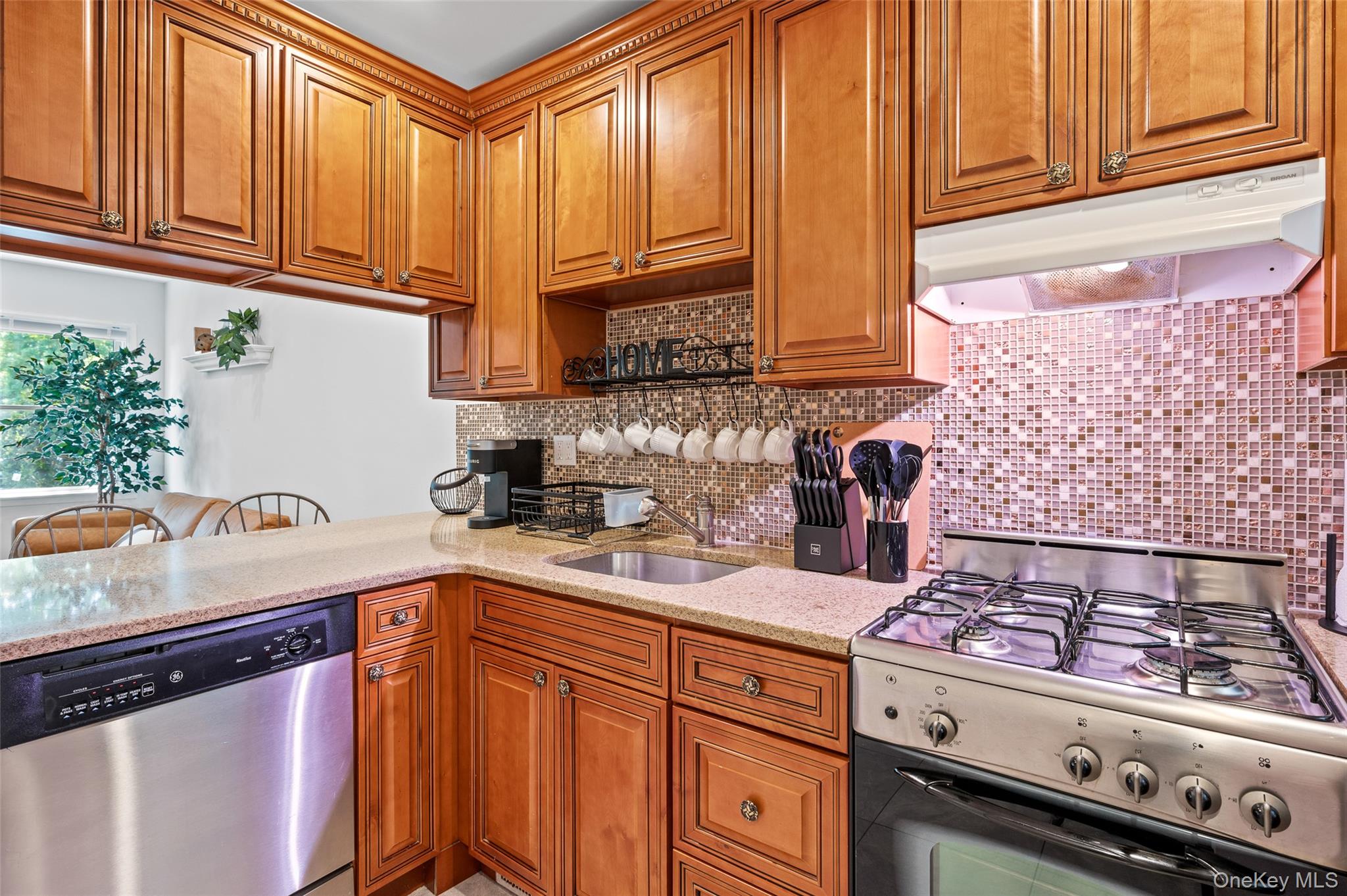 49 Canoe Place Rd – For Sale photo 4