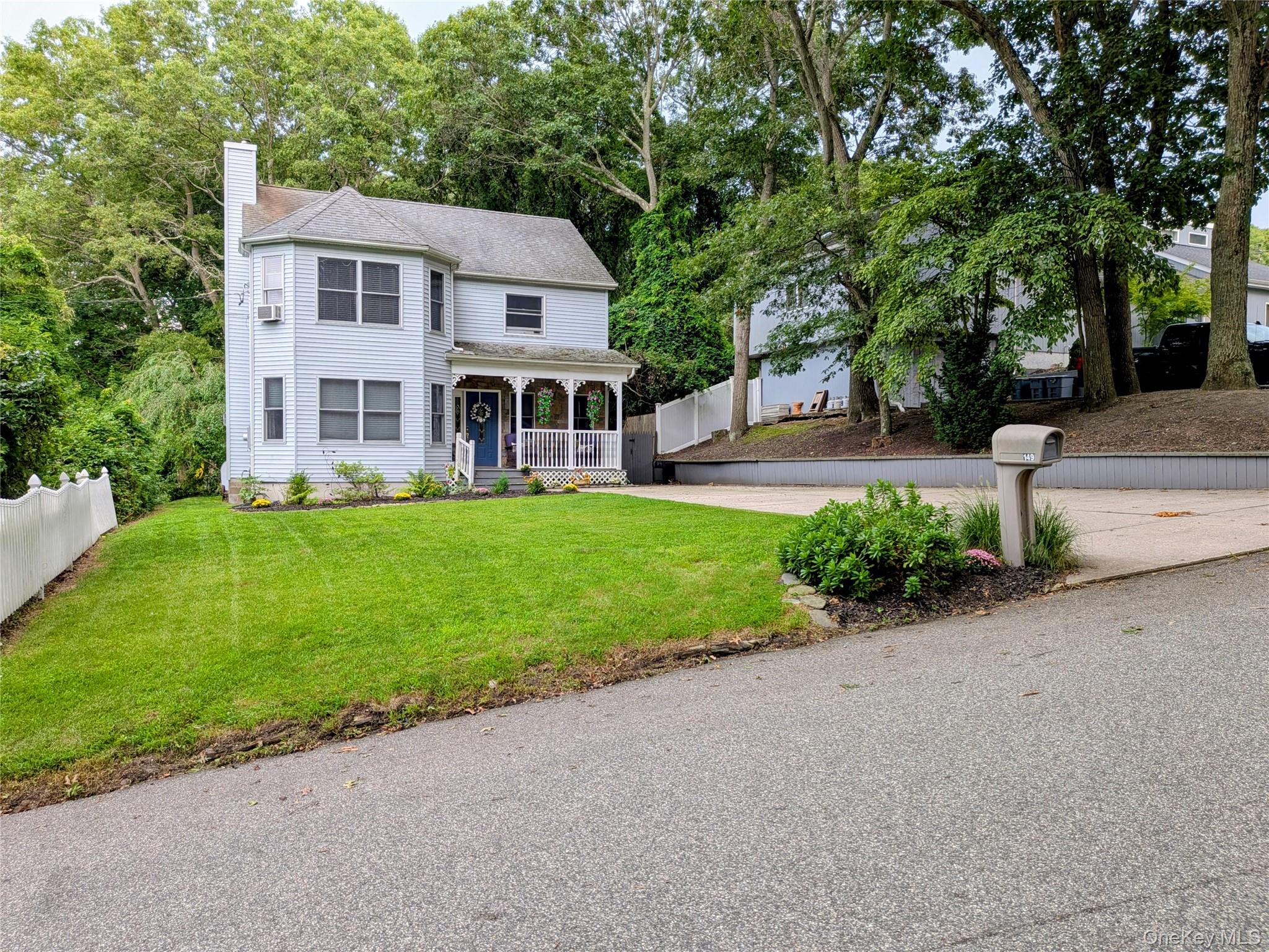 149 Grassy Pond Drive S – For Sale