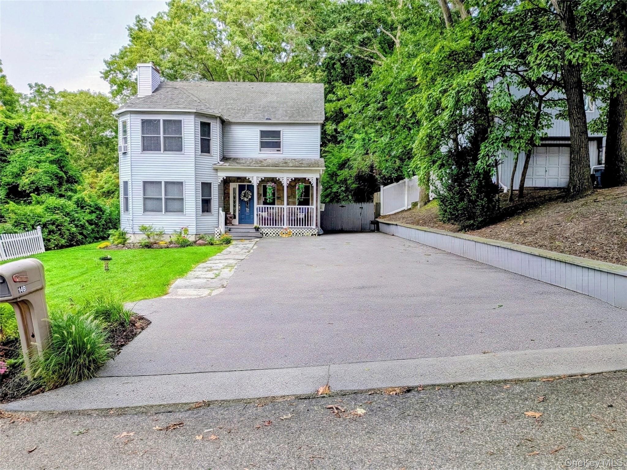 149 Grassy Pond Drive S – For Sale