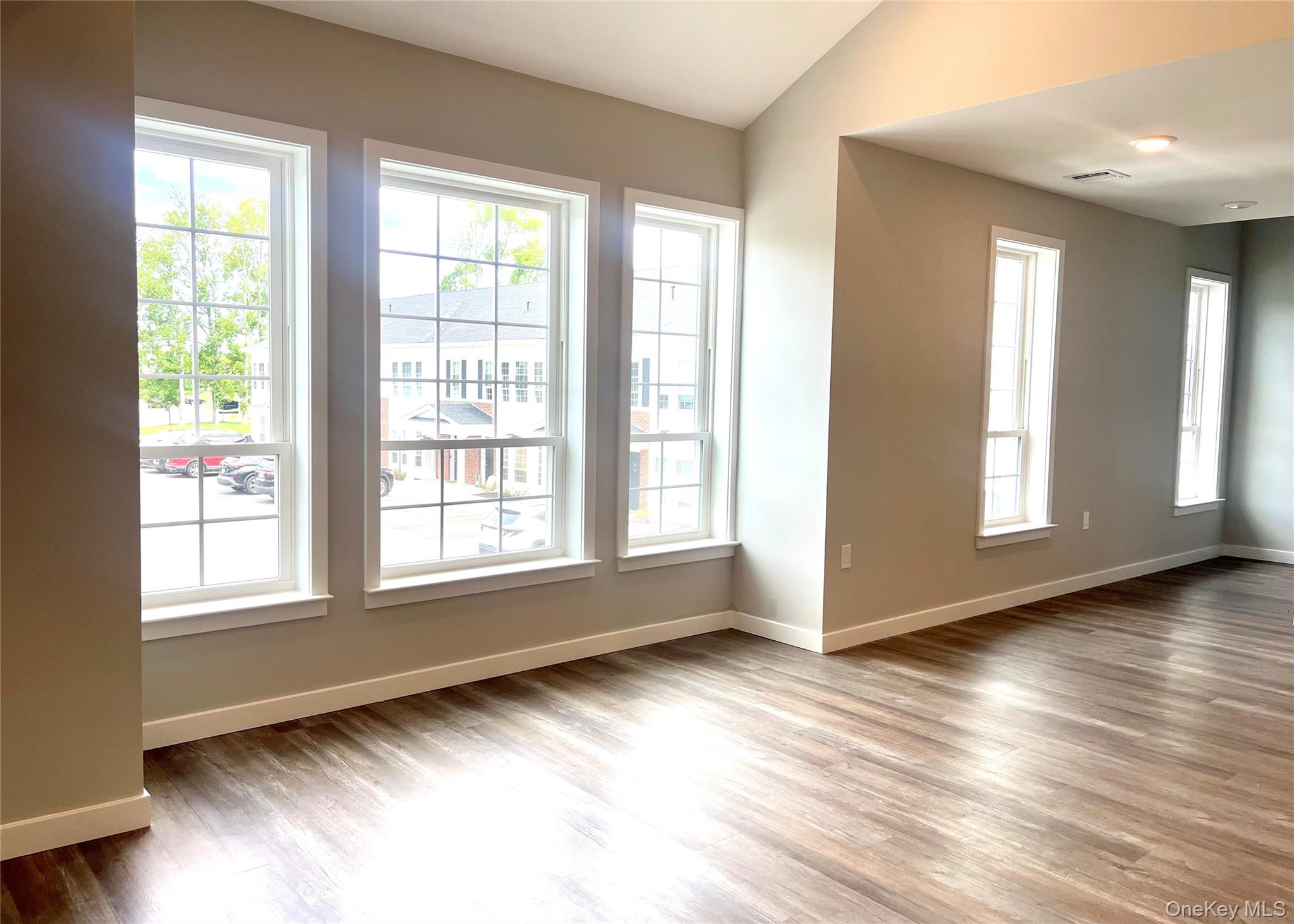 221 Eastview Drive – For Rent photo 9