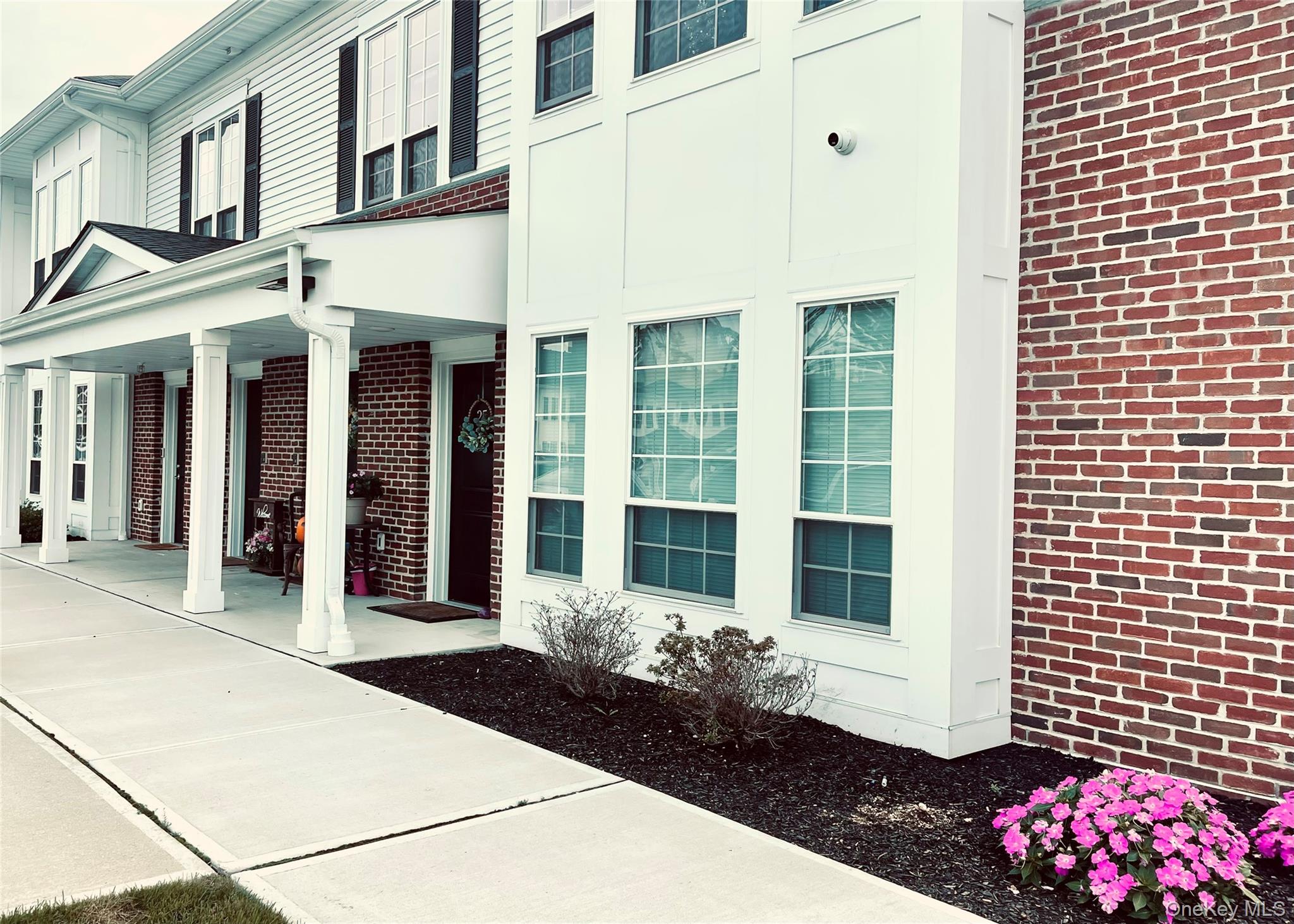 221 Eastview Drive – For Rent photo 2