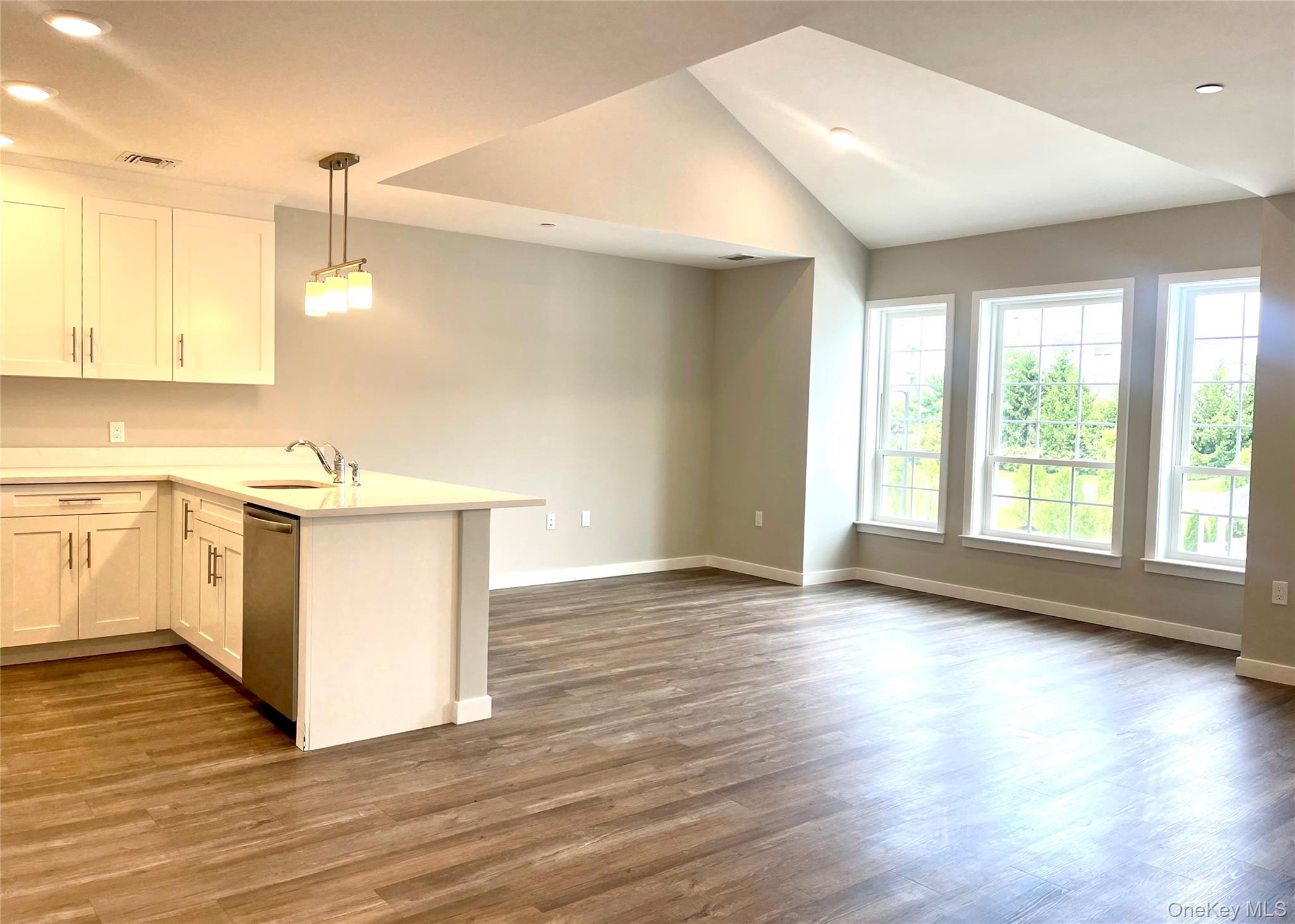 221 Eastview Drive – For Rent photo 6