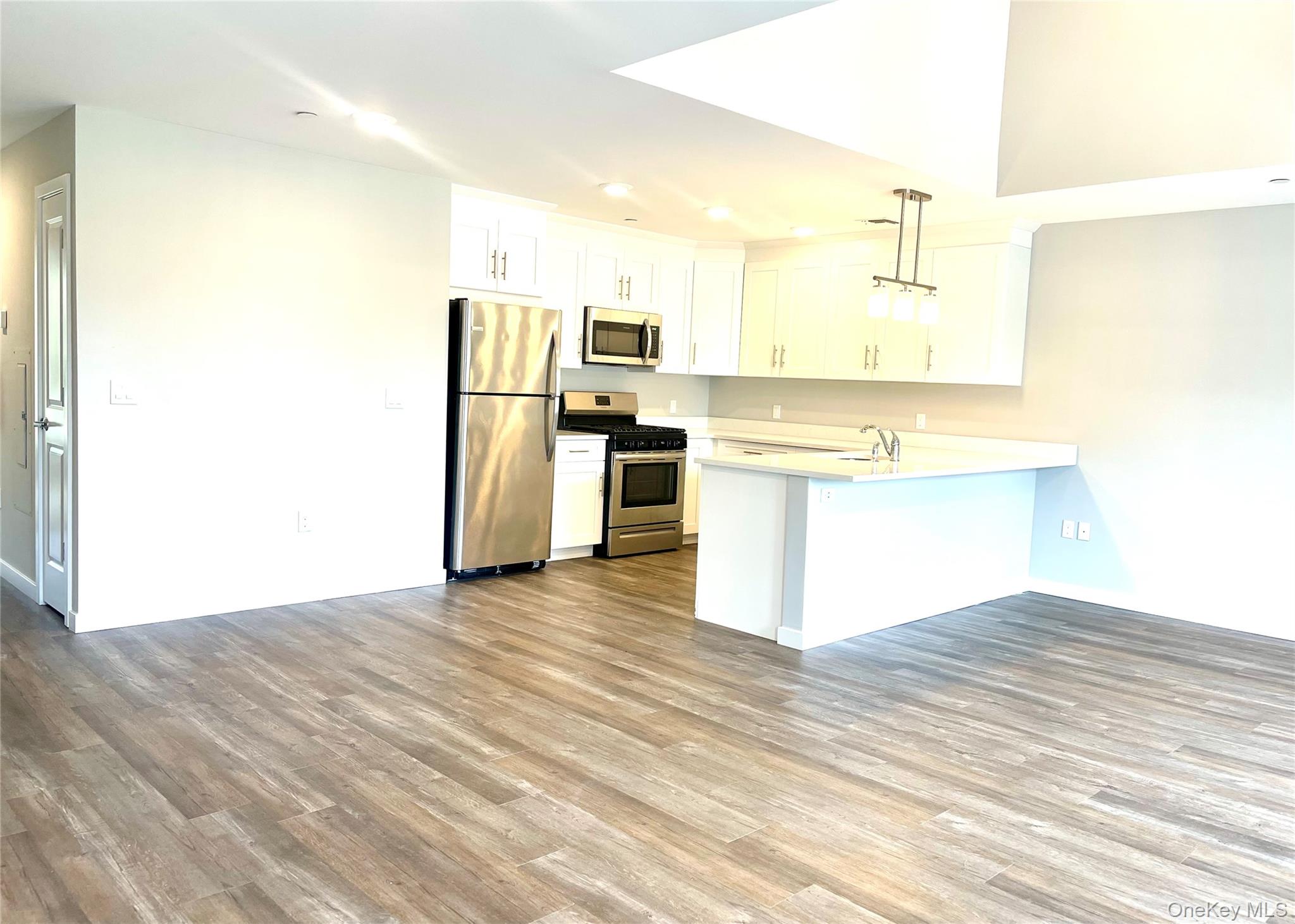 221 Eastview Drive – For Rent photo 7