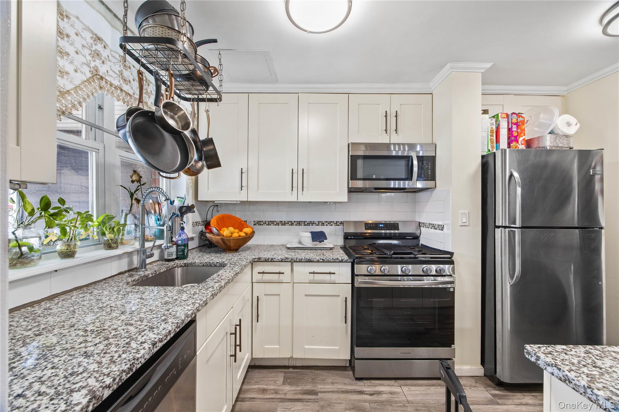 3243 Corsa Avenue – For Sale photo 7