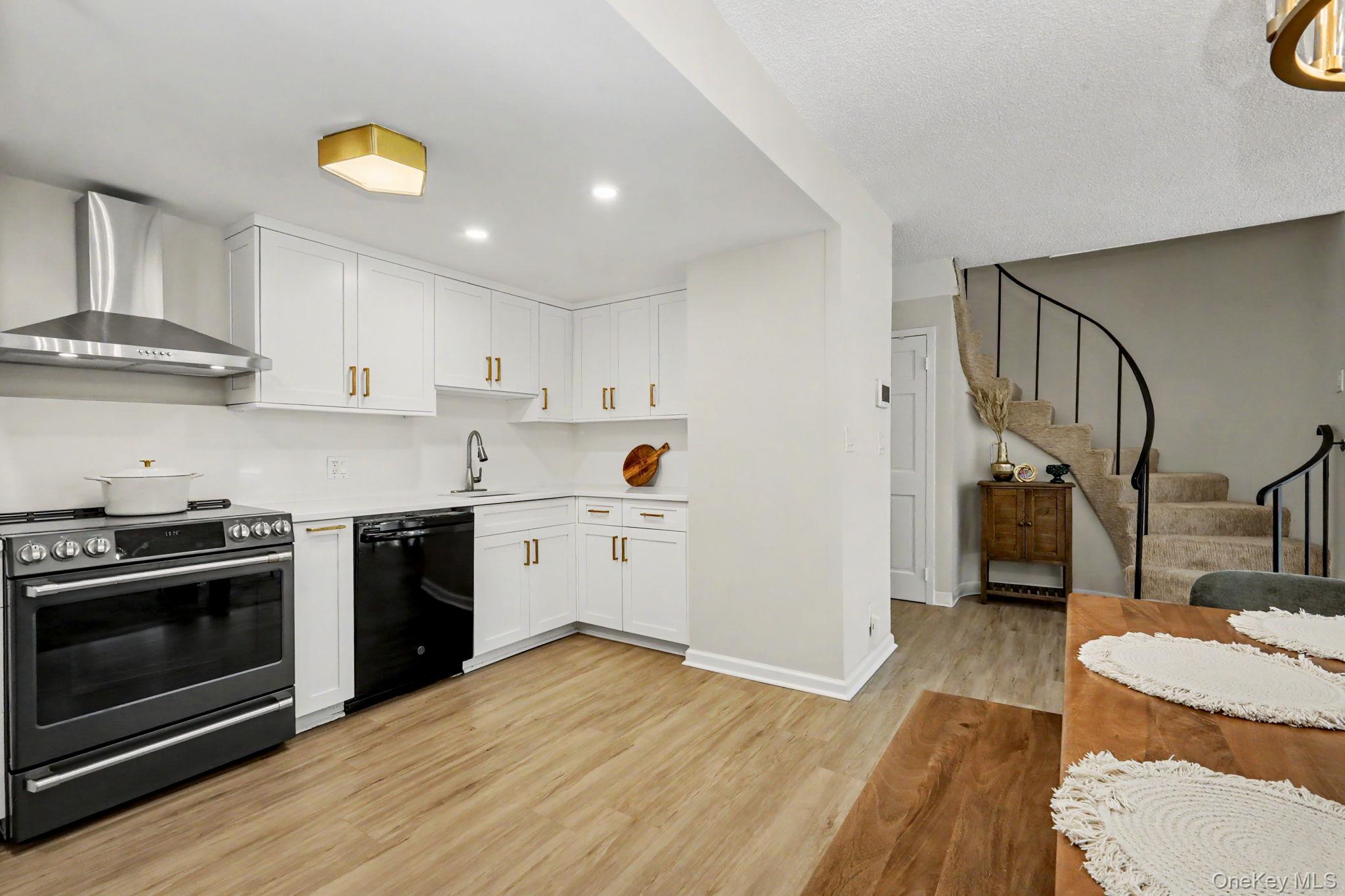 15 Stewart Place, Unit 1S photo 8