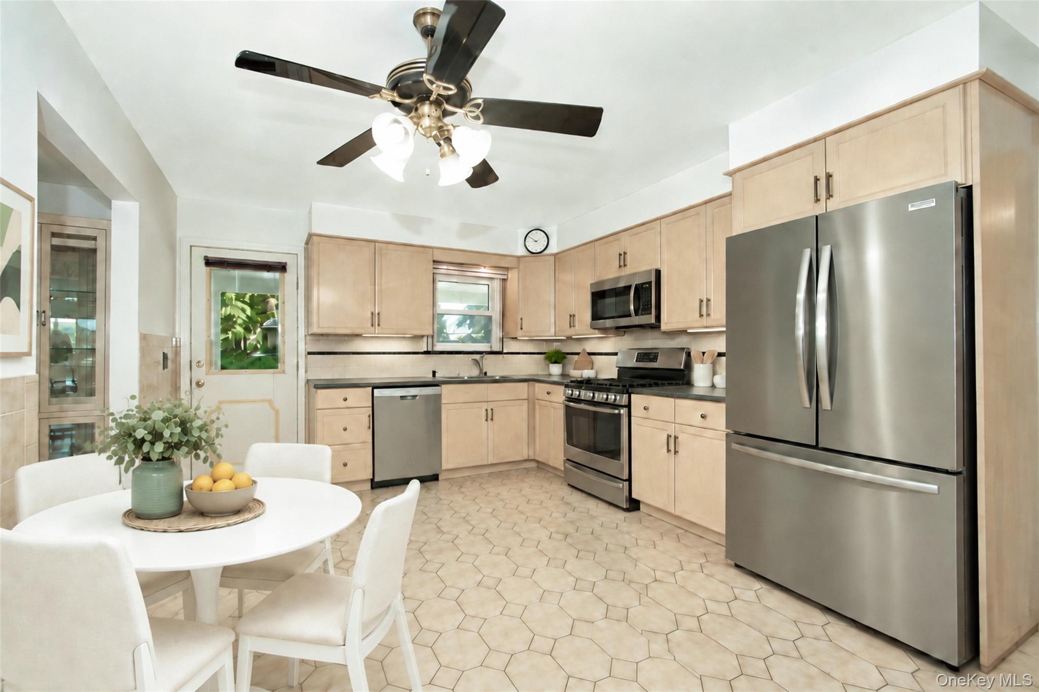 28 Beechwood Avenue – For Rent photo 13