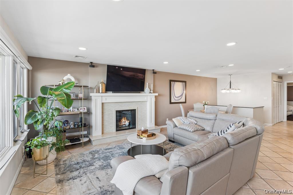 623 Oceanfront, Unit A photo 5