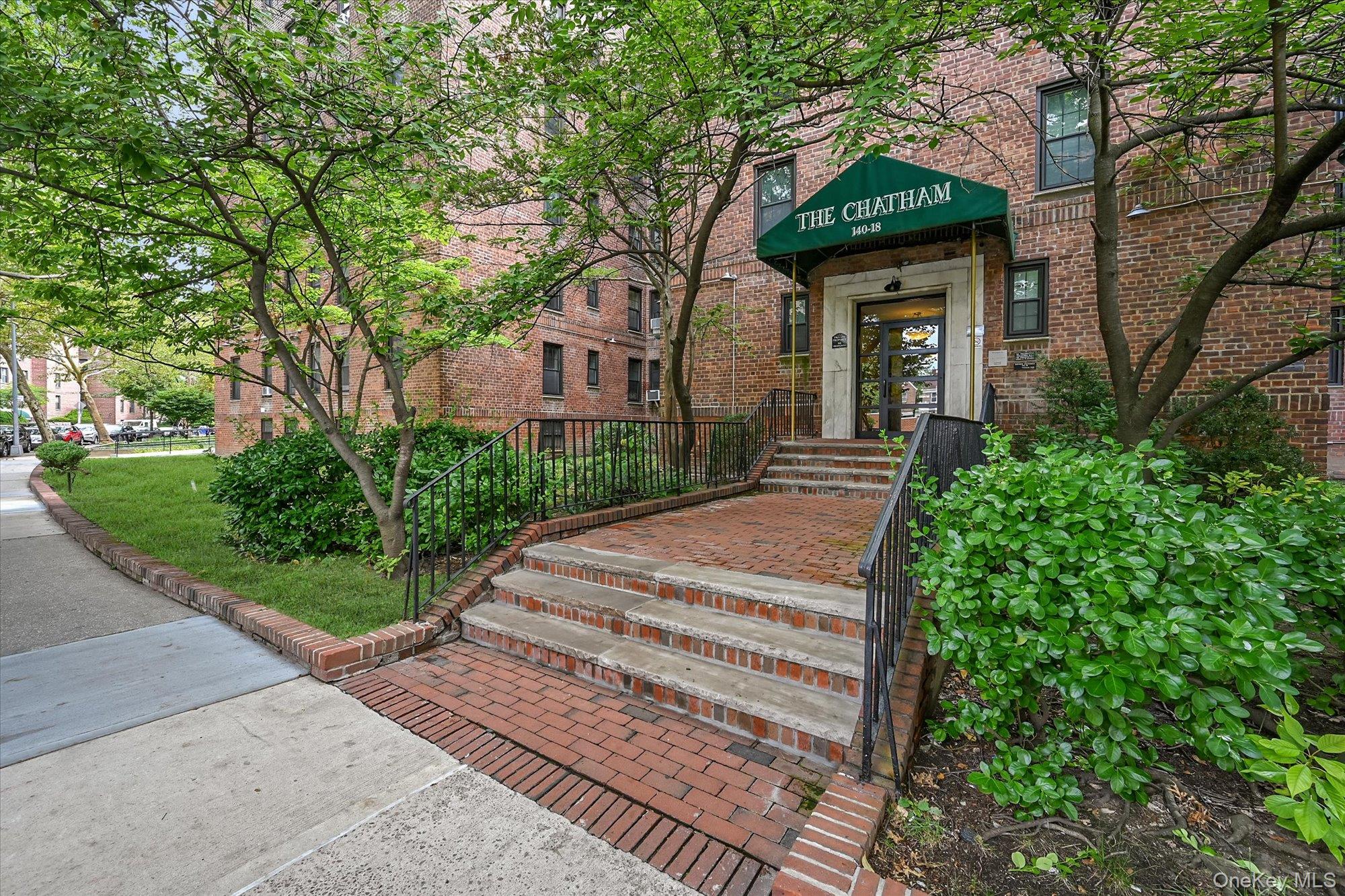 140-18 Burden Crescent, Unit 411 photo 16