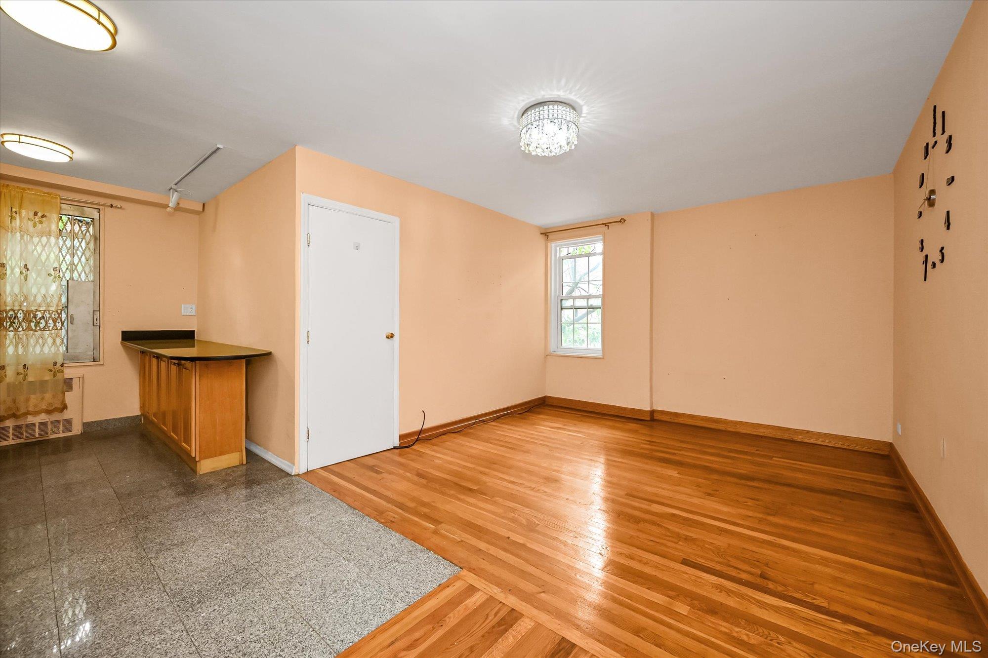 140-18 Burden Crescent, Unit 411 photo 2