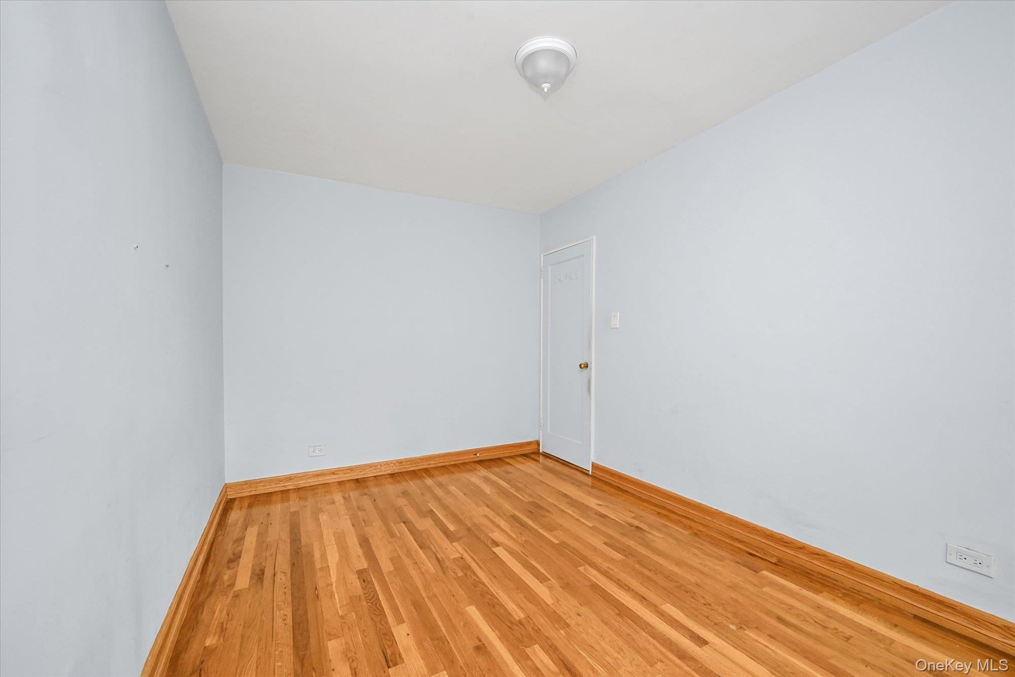 140-18 Burden Crescent, Unit 411 photo 9